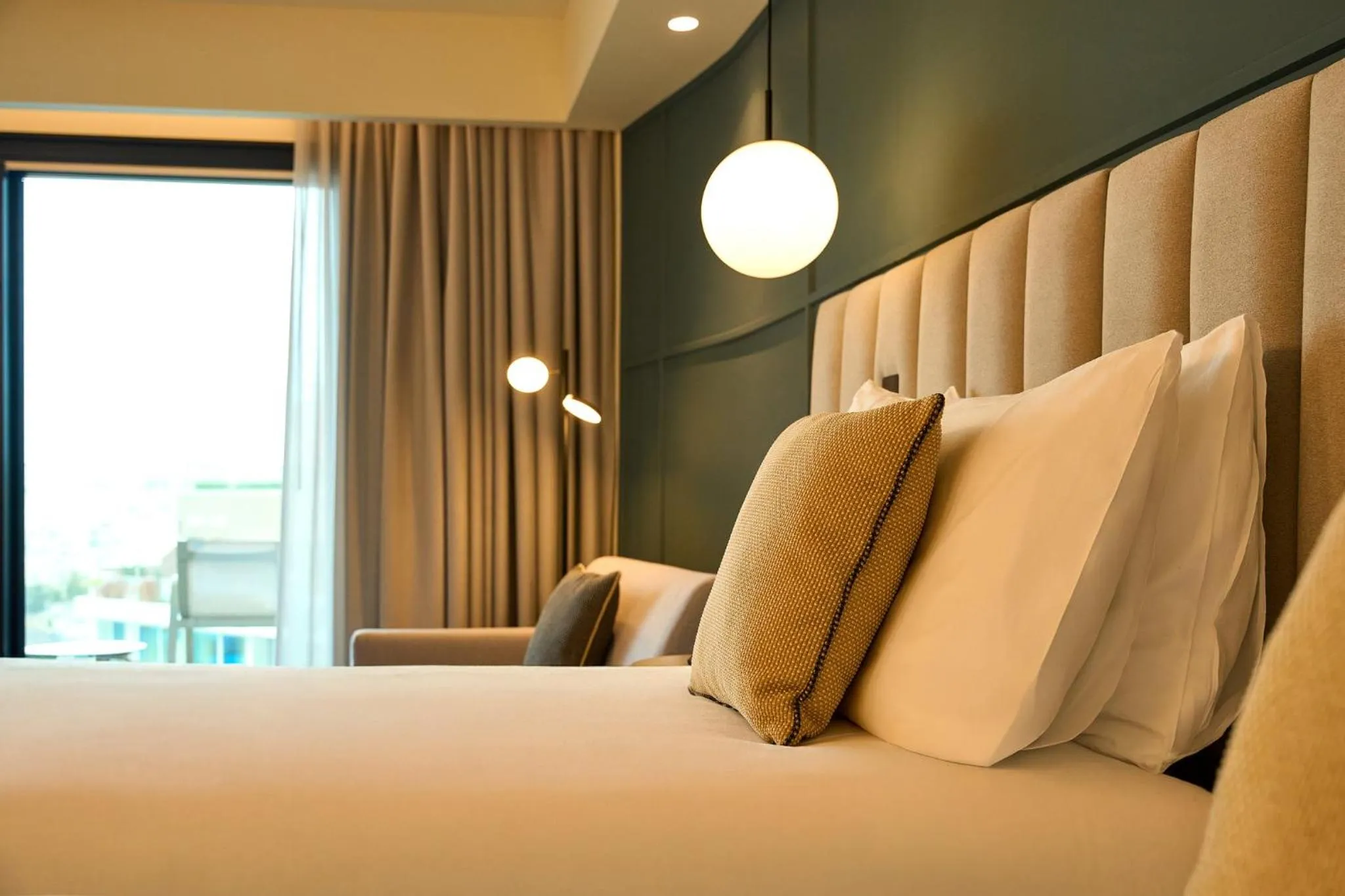 Photo of the whole room, Bed in voco Malta by IHG