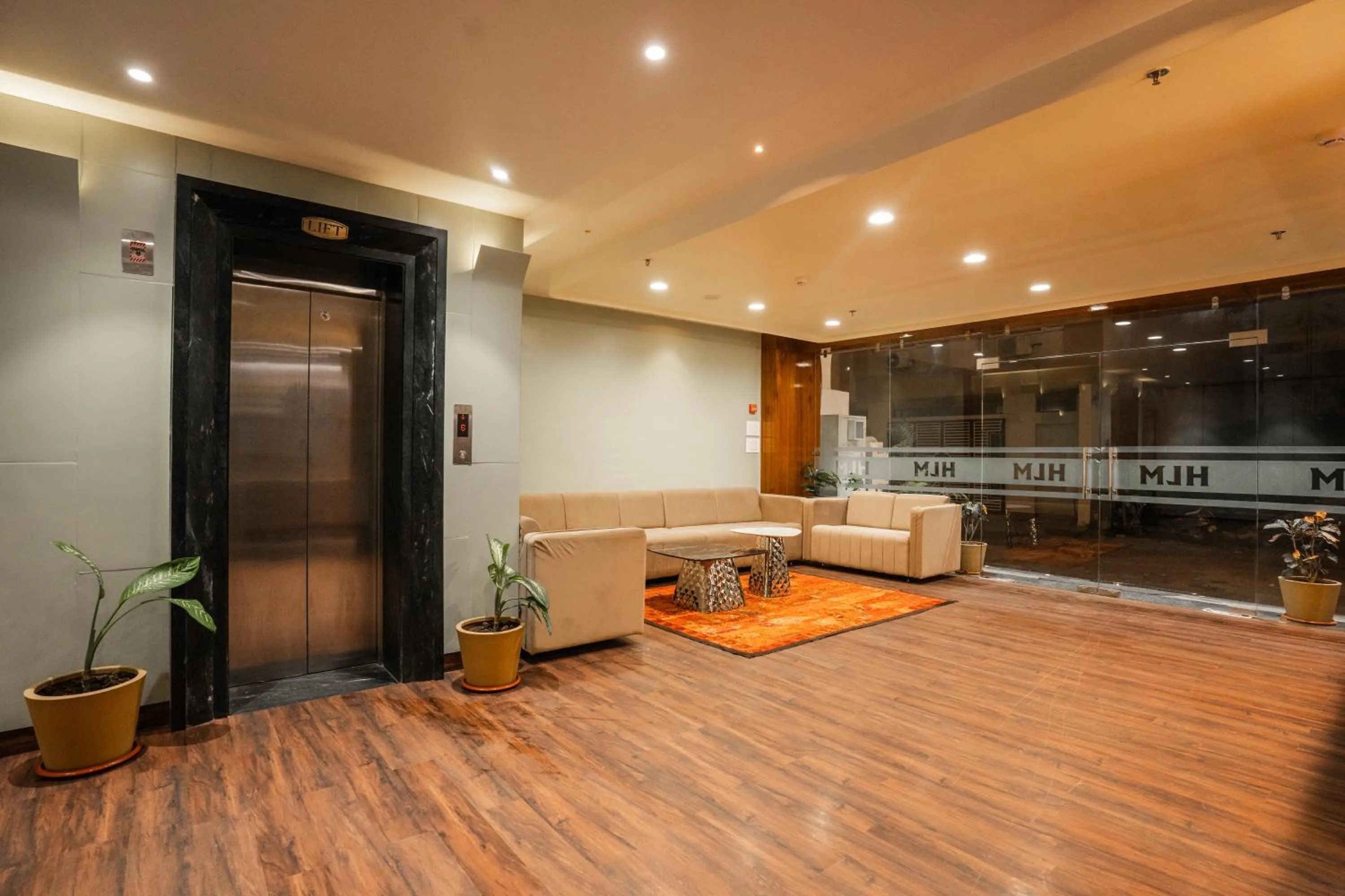 Lobby or reception in Hotel Lake Metro