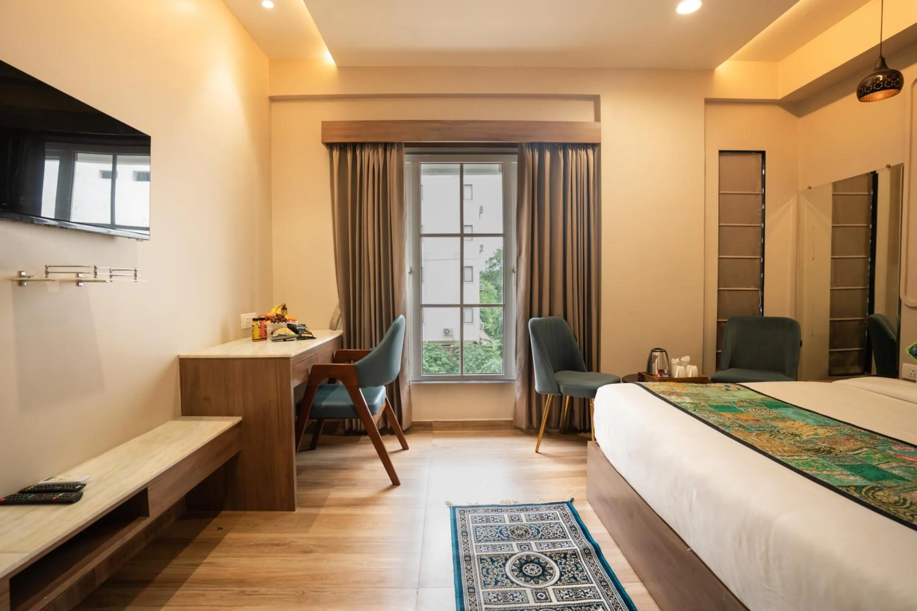 TV and multimedia, Bed in Hotel Lake Metro