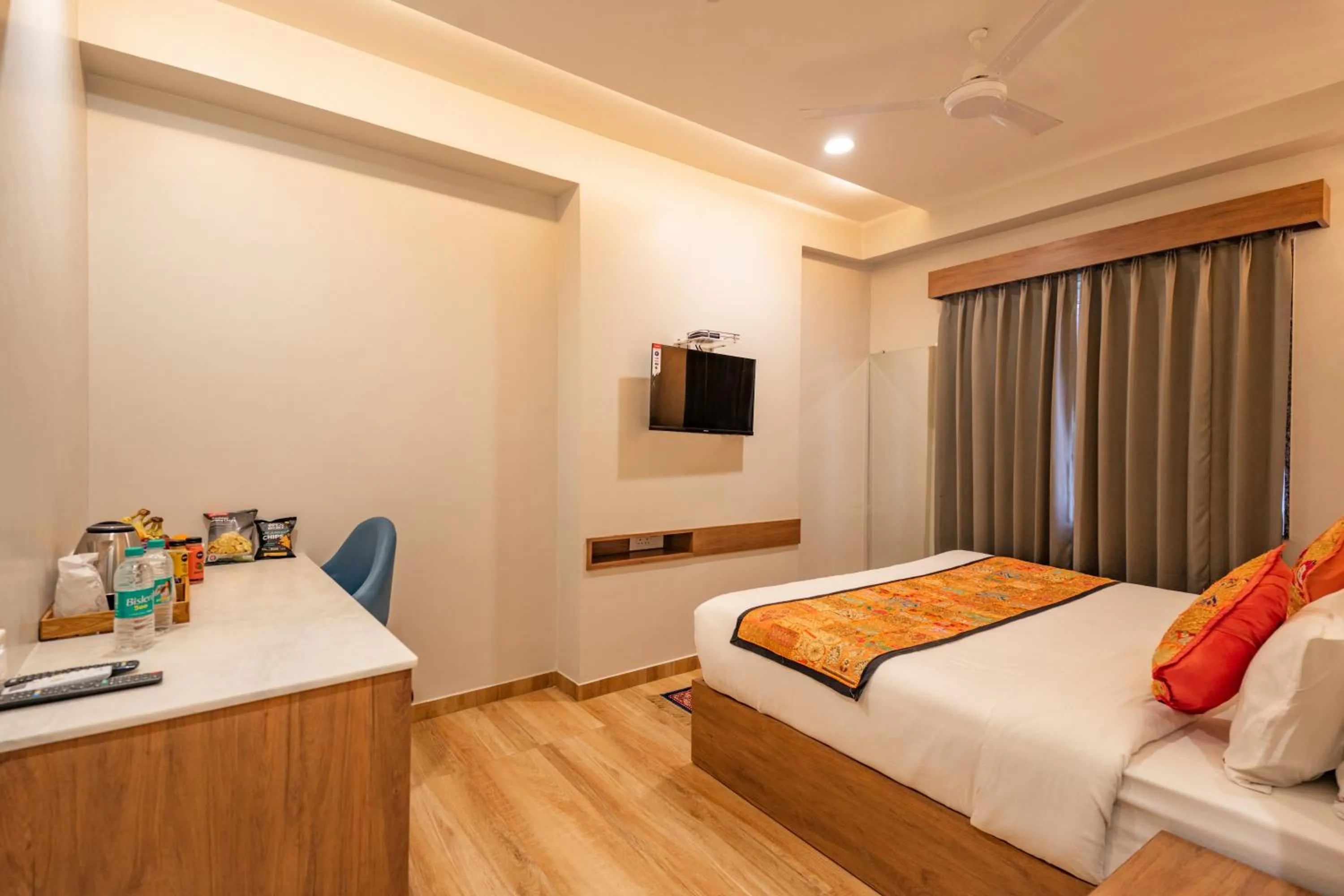 Photo of the whole room, Bed in Hotel Lake Metro