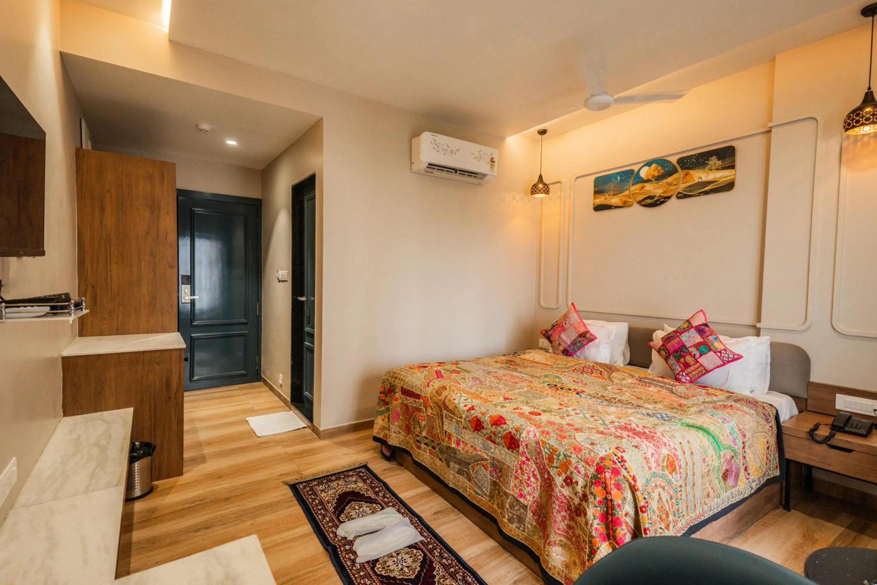 Photo of the whole room, Bed in Hotel Lake Metro