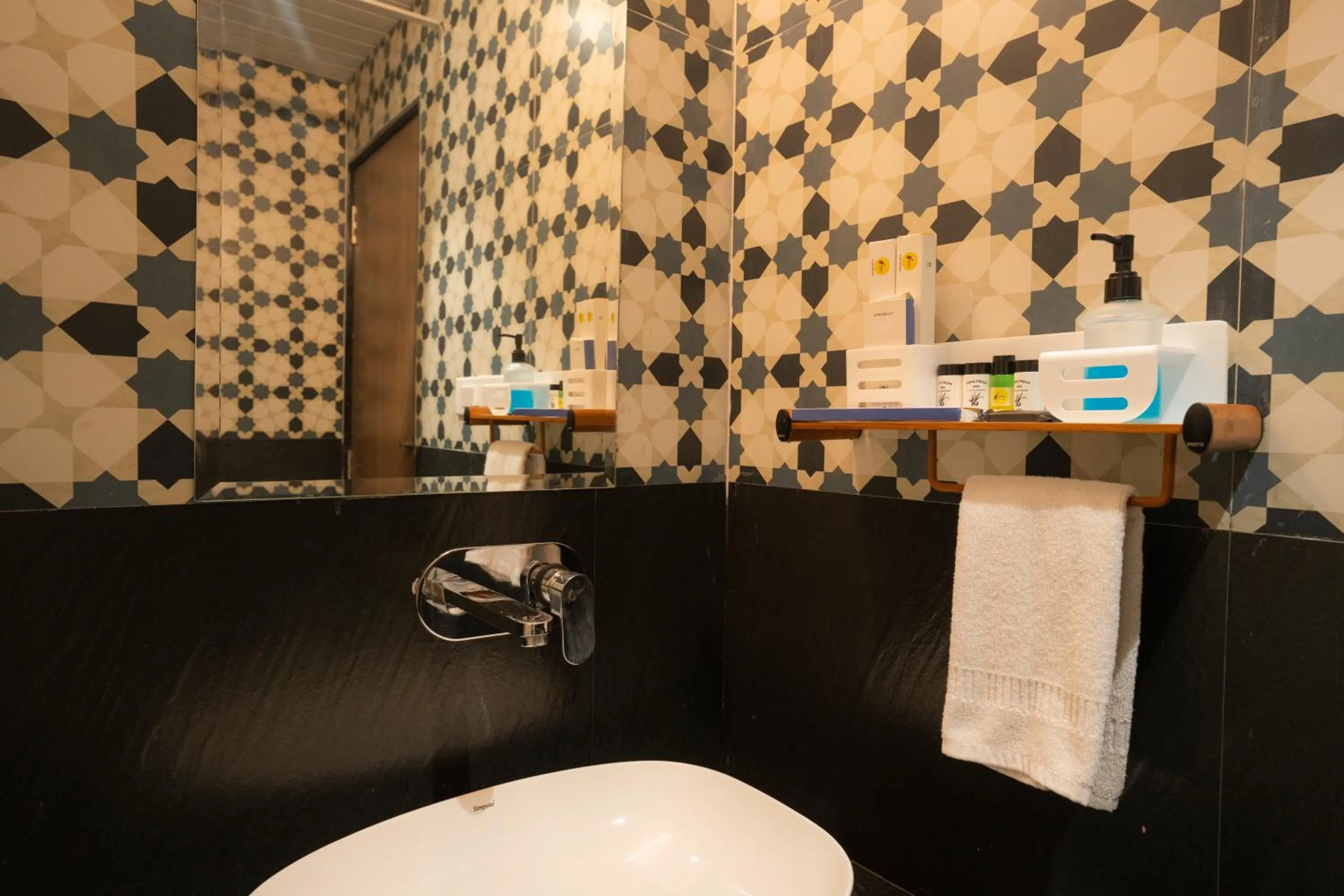 Bathroom in Hotel Lake Metro