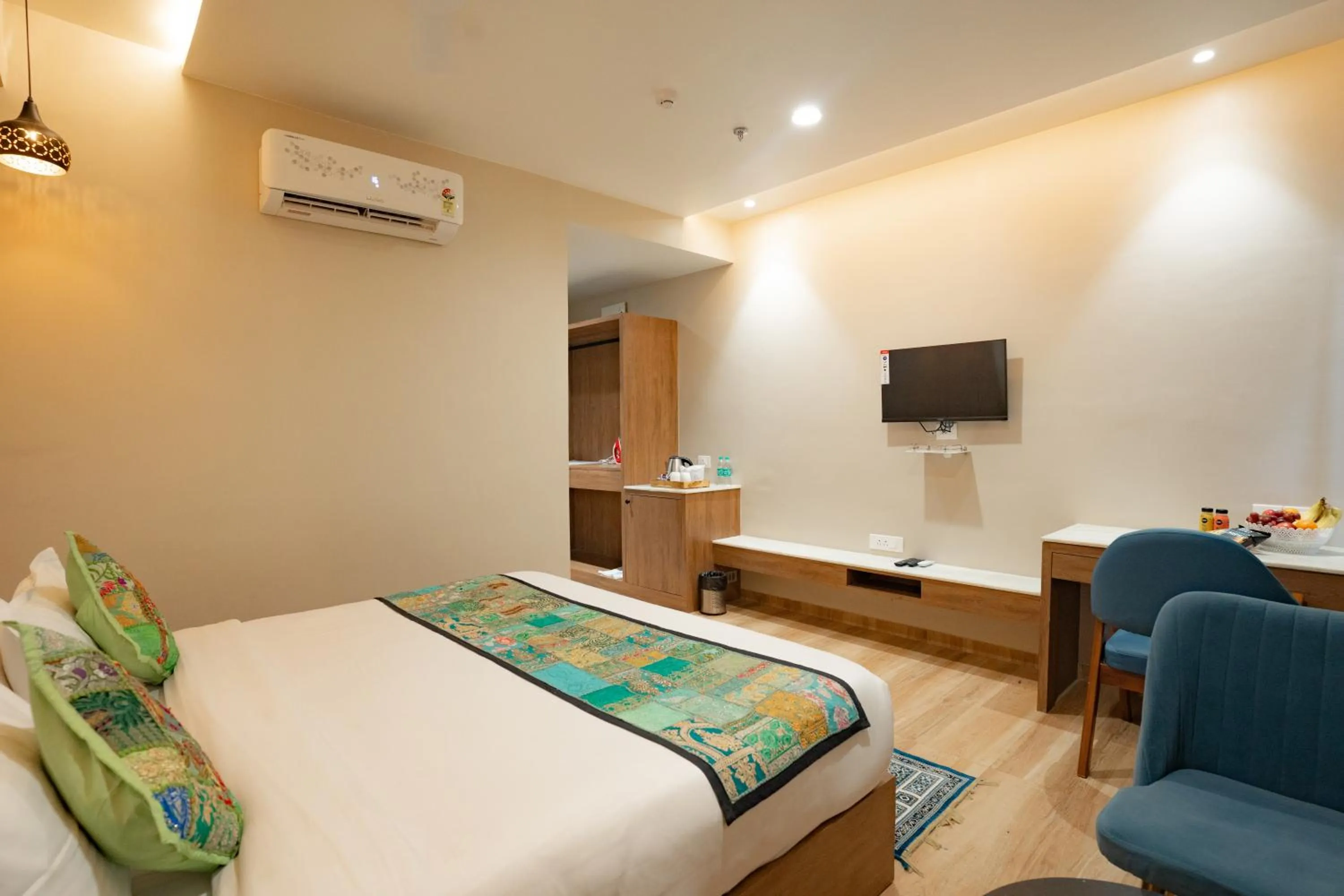 Photo of the whole room, Bed in Hotel Lake Metro