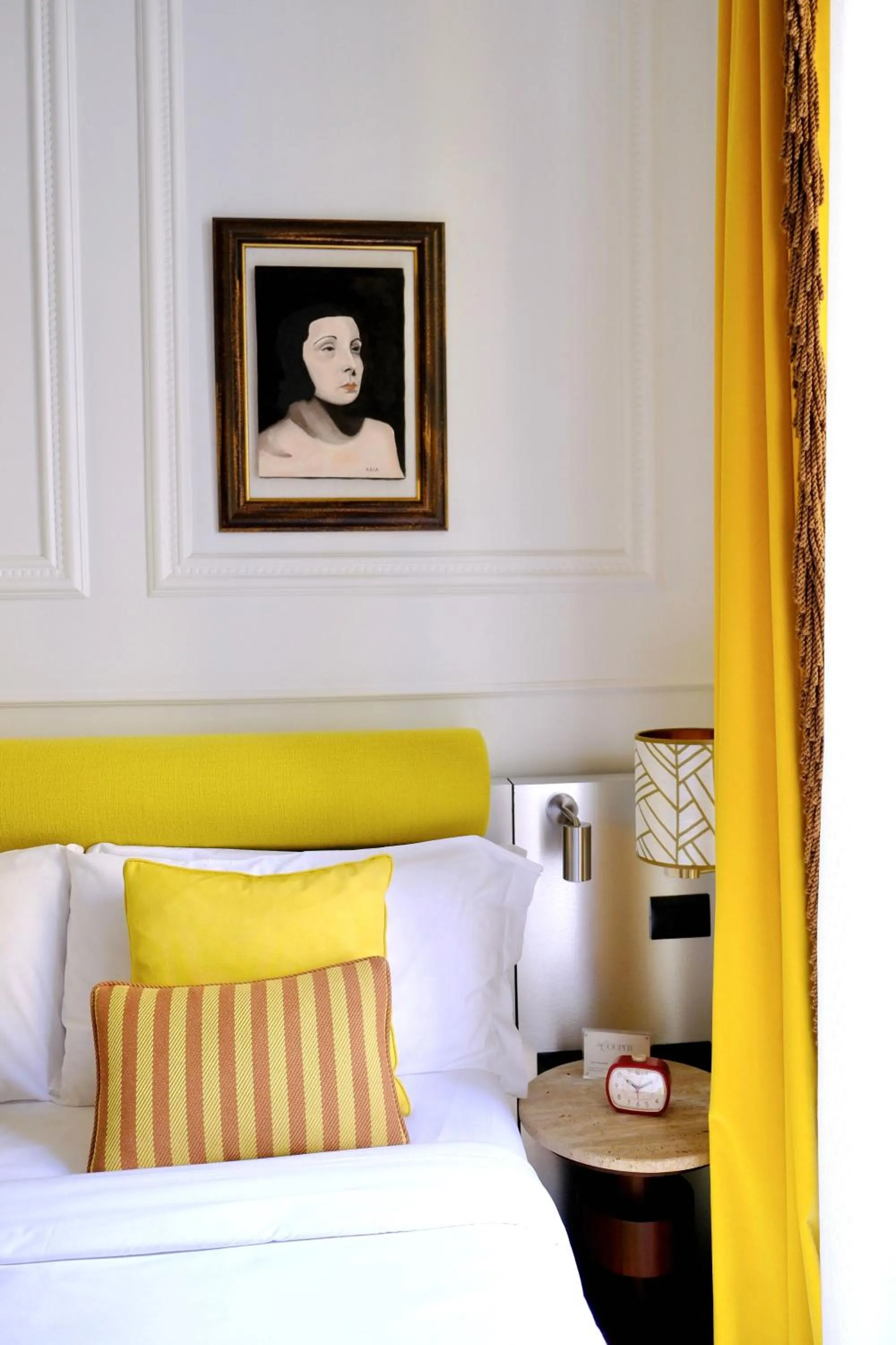 Triple Room with City View in The Couper Umiltà