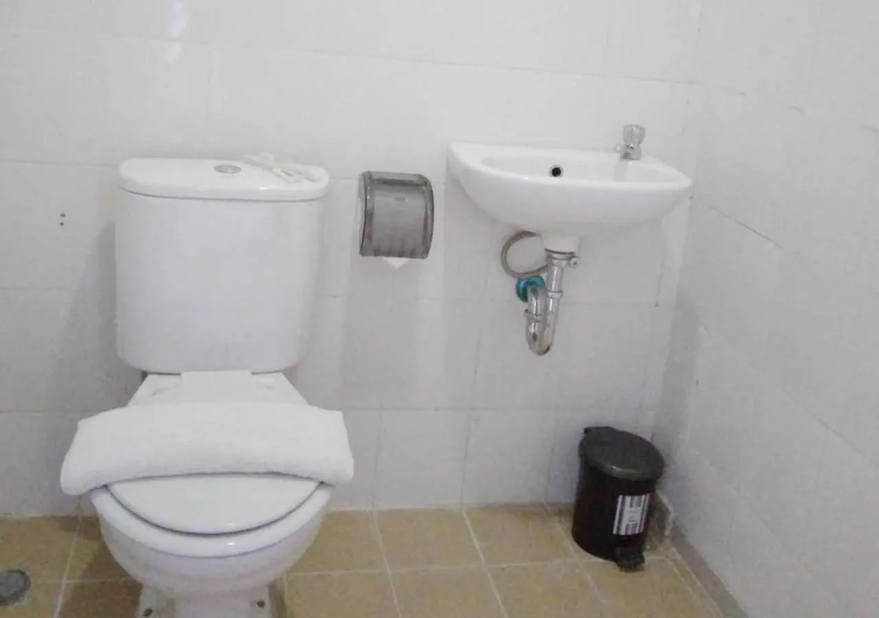 Bathroom in Dreamzzz Vivo Jogja