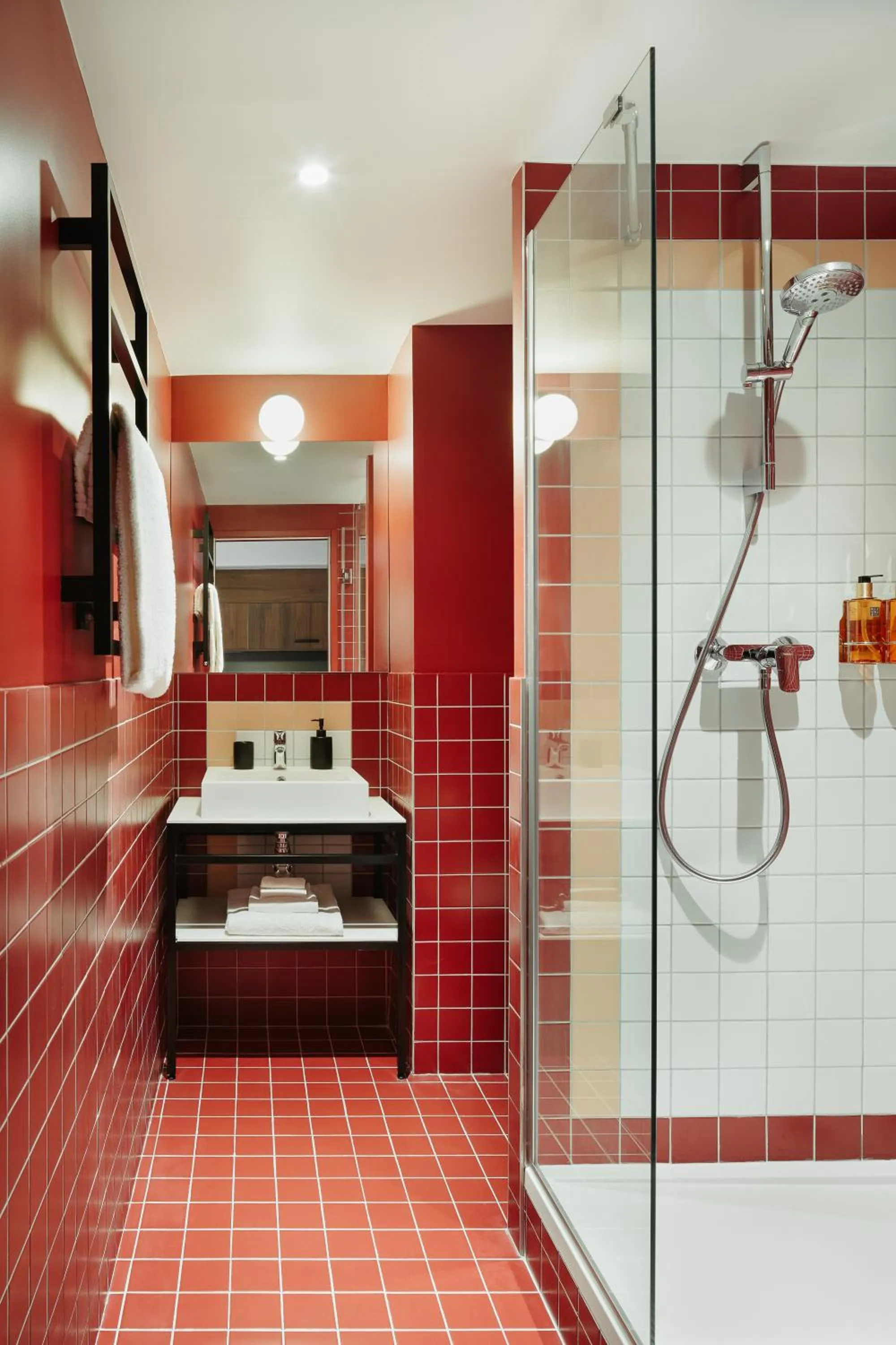 Bathroom in Edgar Suites Montrouge