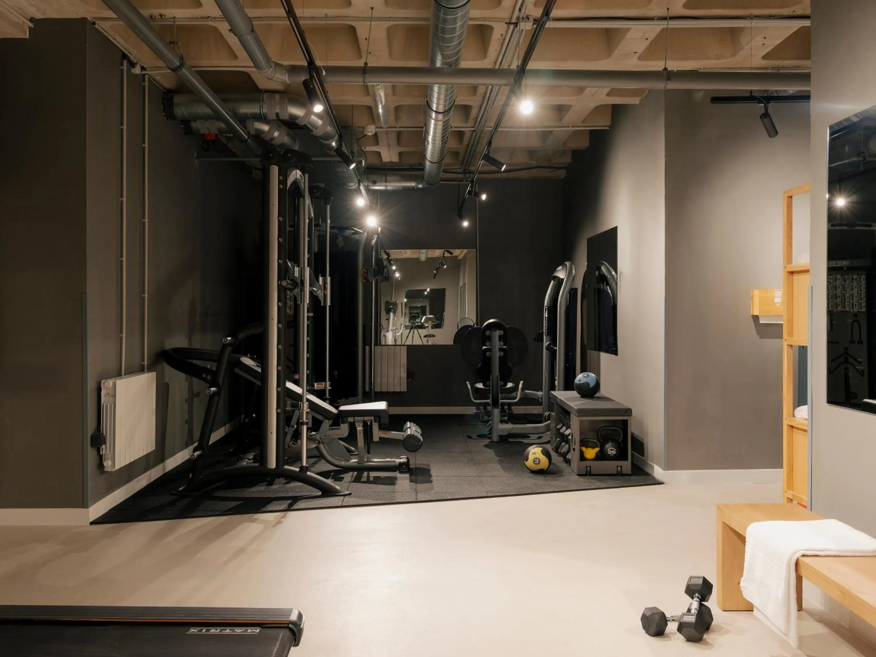 Fitness centre/facilities in Edgar Suites Montrouge
