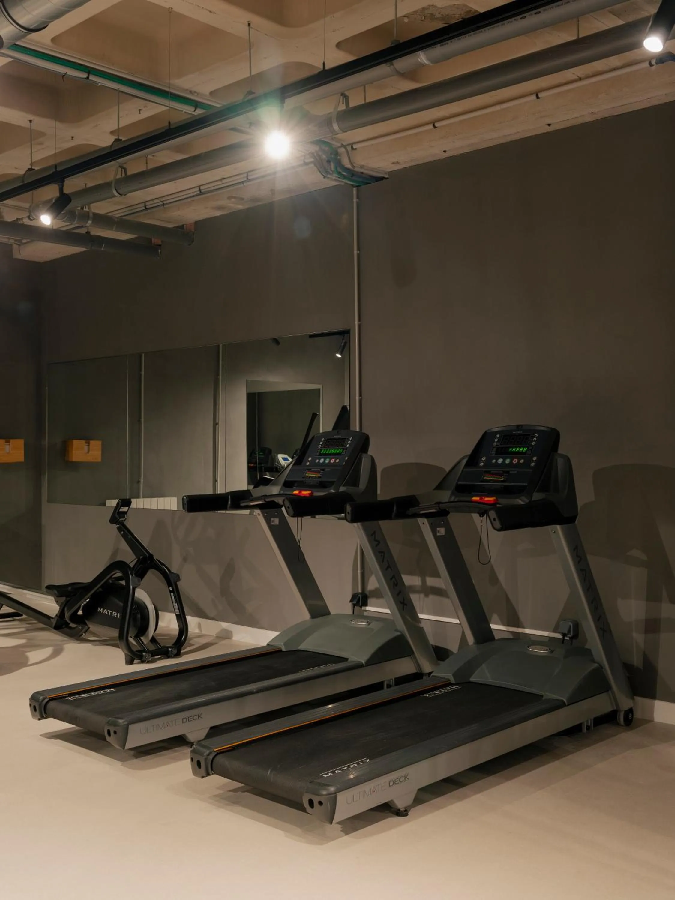 Fitness centre/facilities in Edgar Suites Montrouge