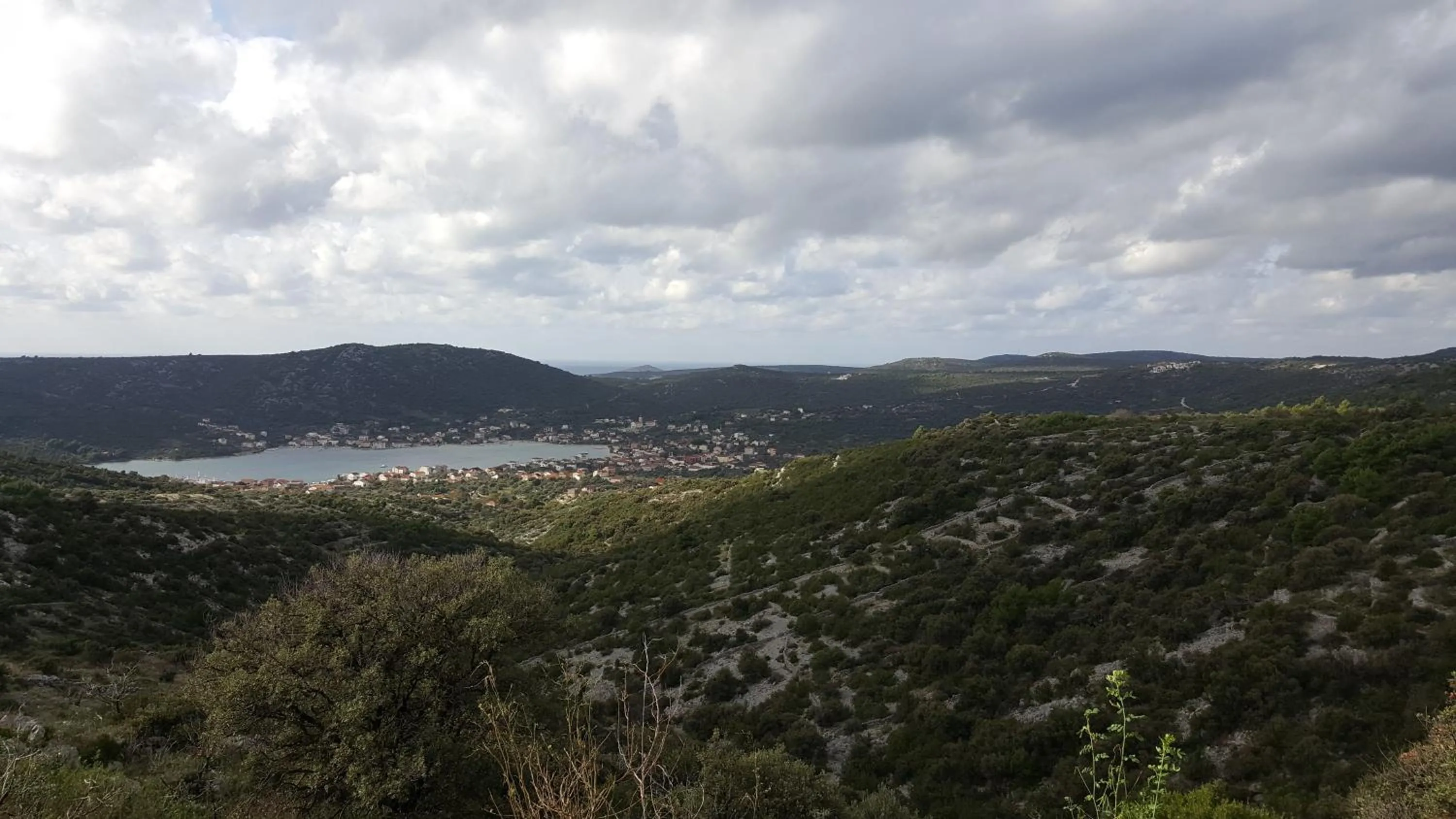 Hiking in Apartments Anka