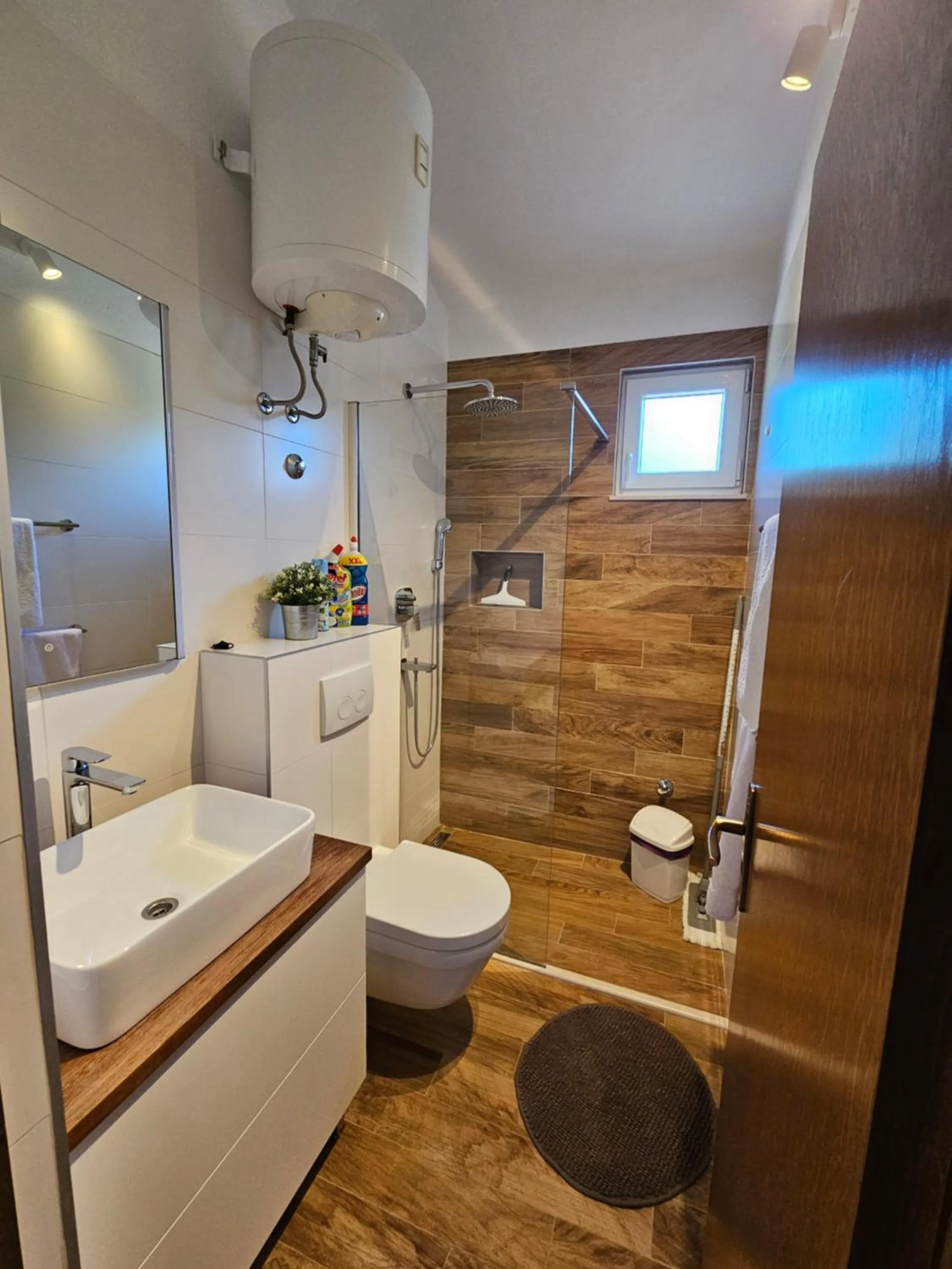 Shower in Apartments Anka