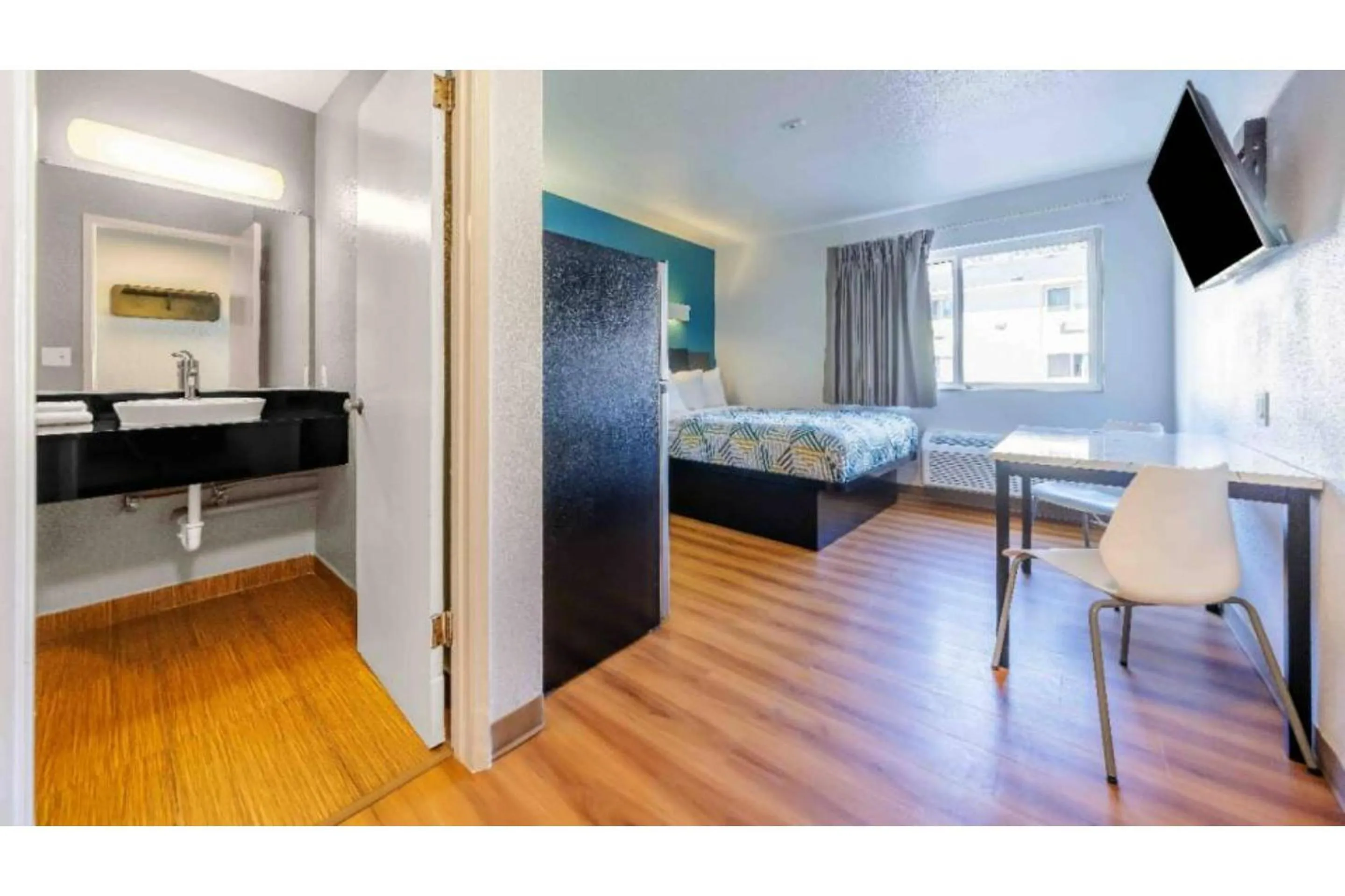 Bedroom, Bed in Studio 6 Seattle, WA Sea Tac Airport South