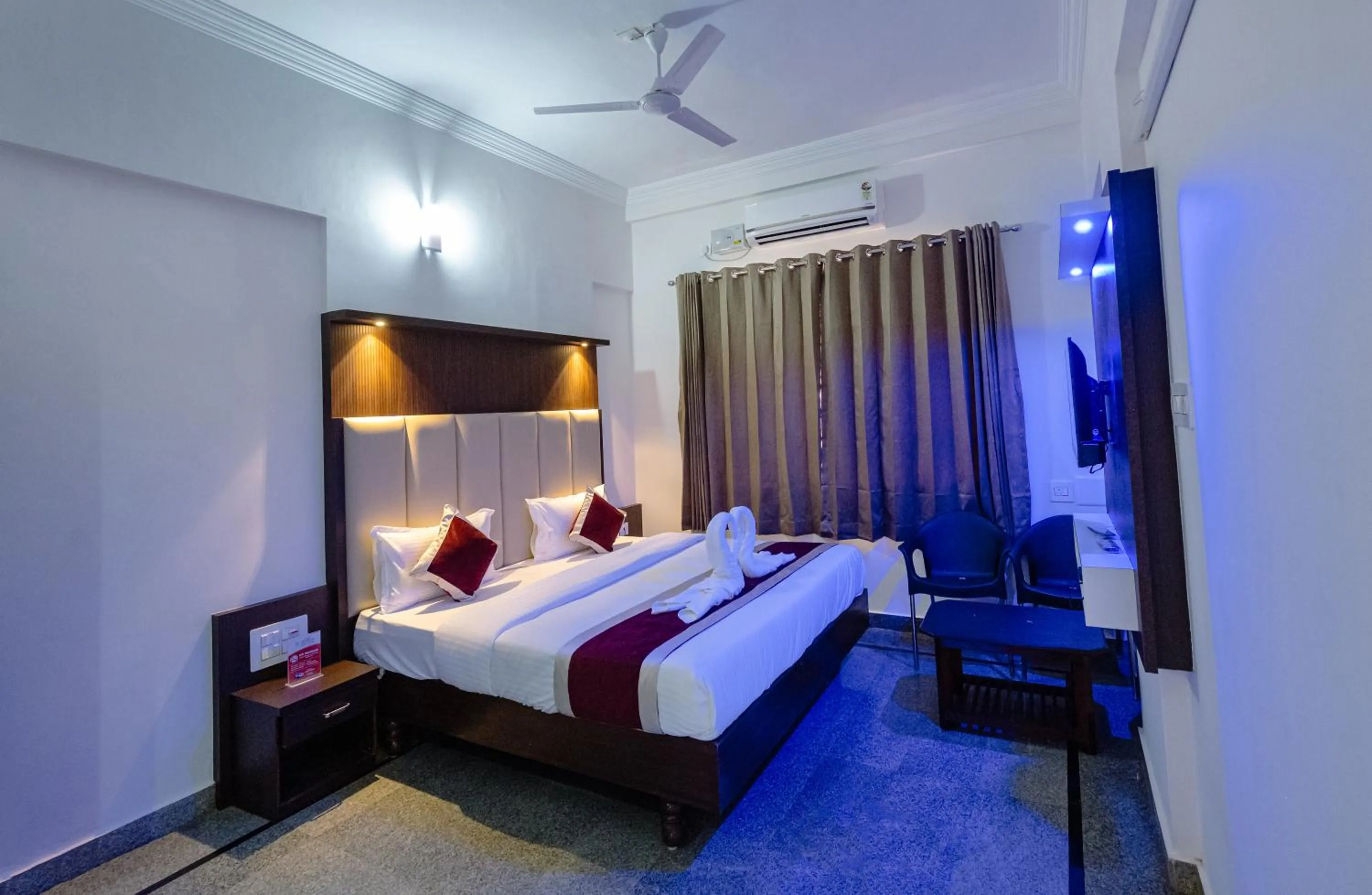 Bed in Hotel Durga International