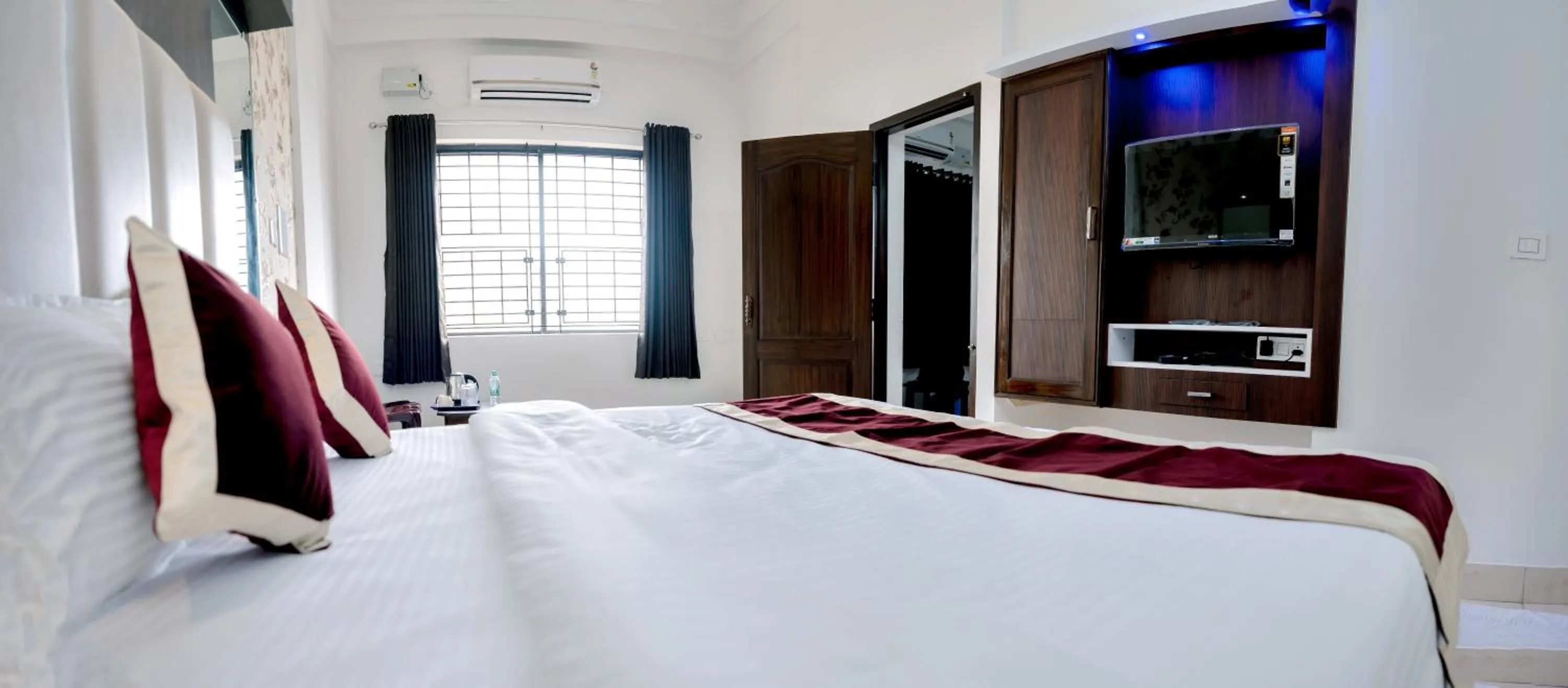 Bed in Hotel Durga International