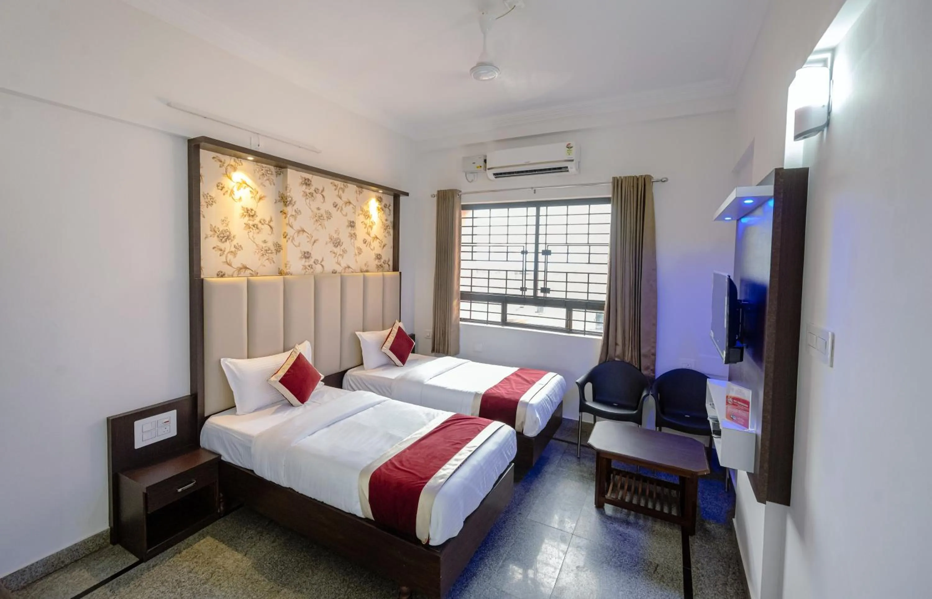 Bed in Hotel Durga International