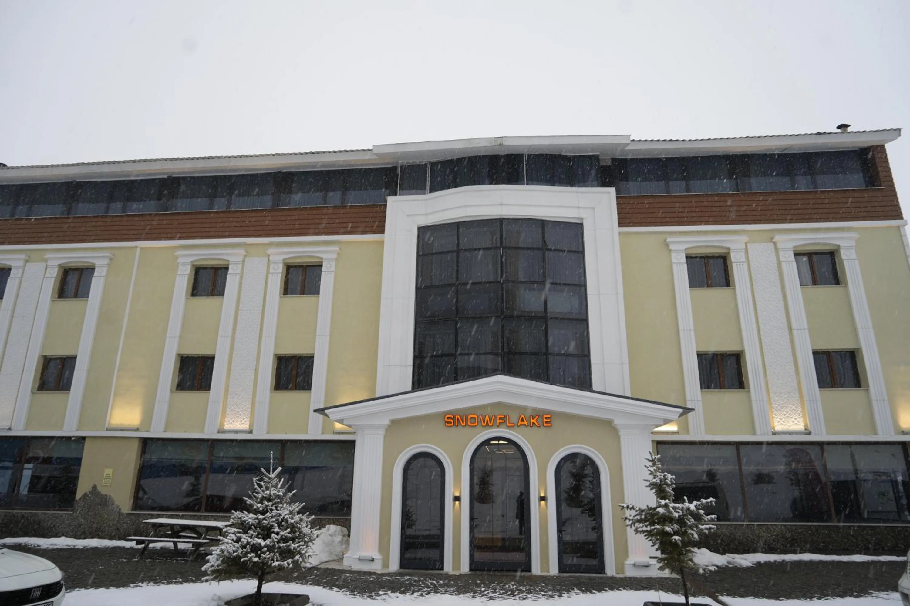 Property building in Snowflake Dag Hotel & SPA