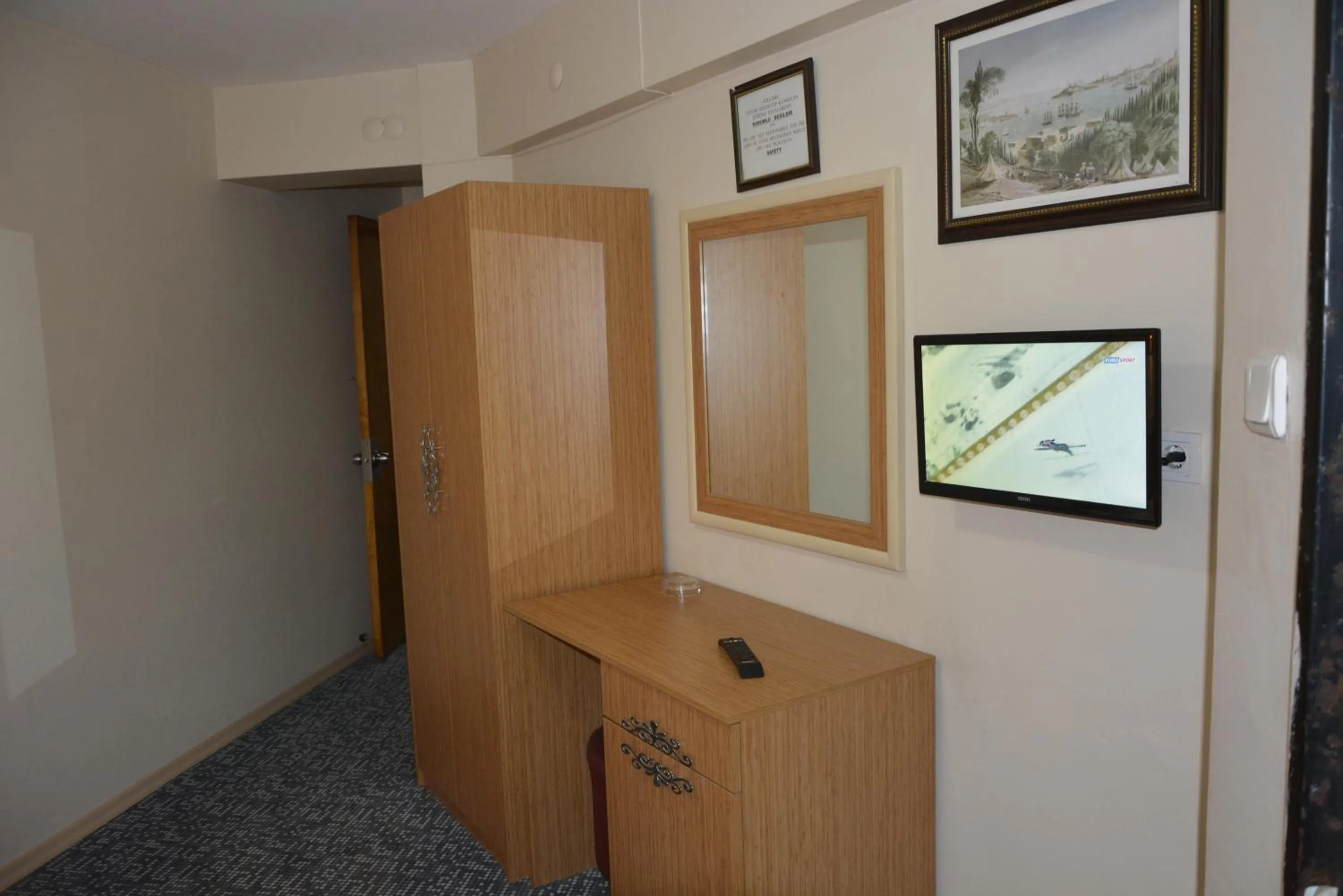 Photo of the whole room in Hotel Oz Villa