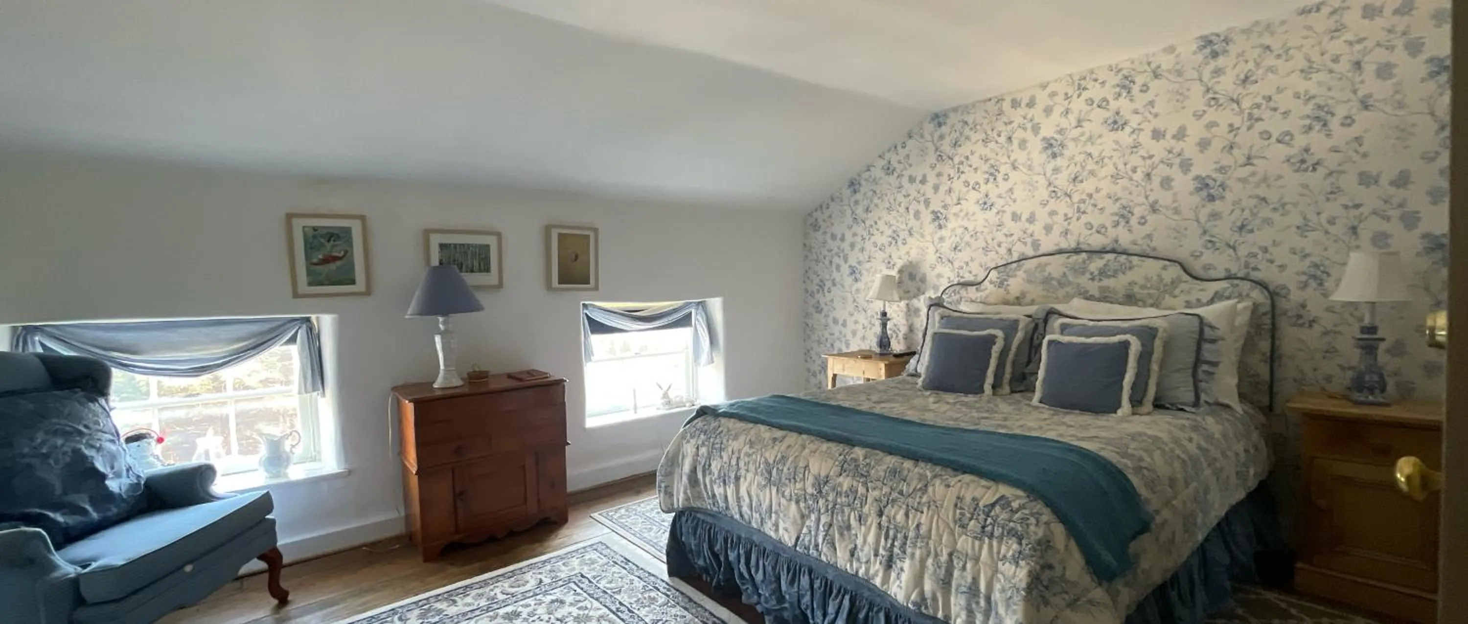 Bed in Wayside Inn Bed and Breakfast