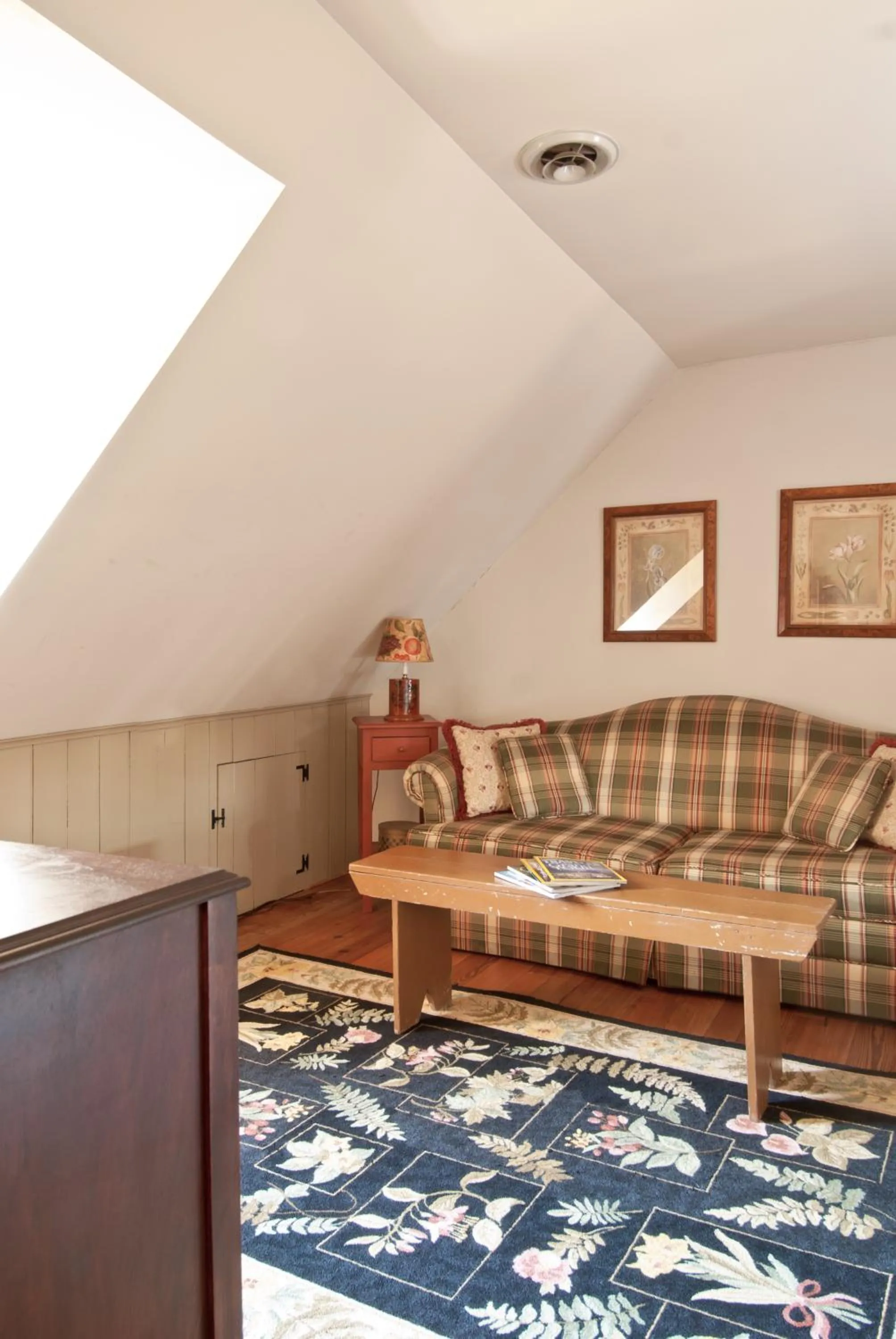 Living room in Wayside Inn Bed and Breakfast