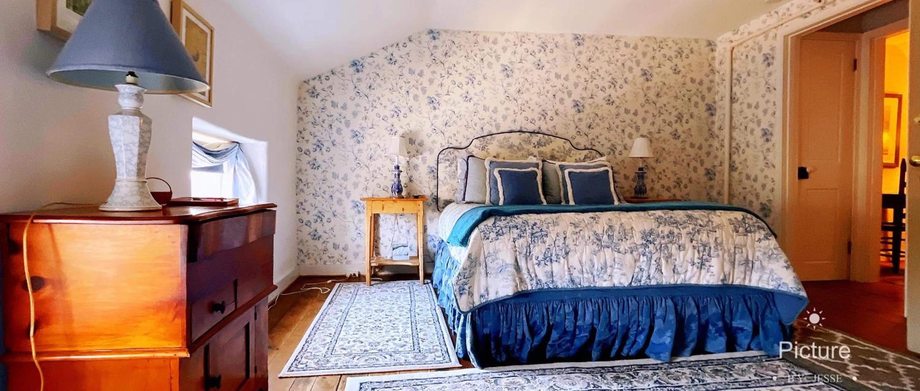 Bed in Wayside Inn Bed and Breakfast