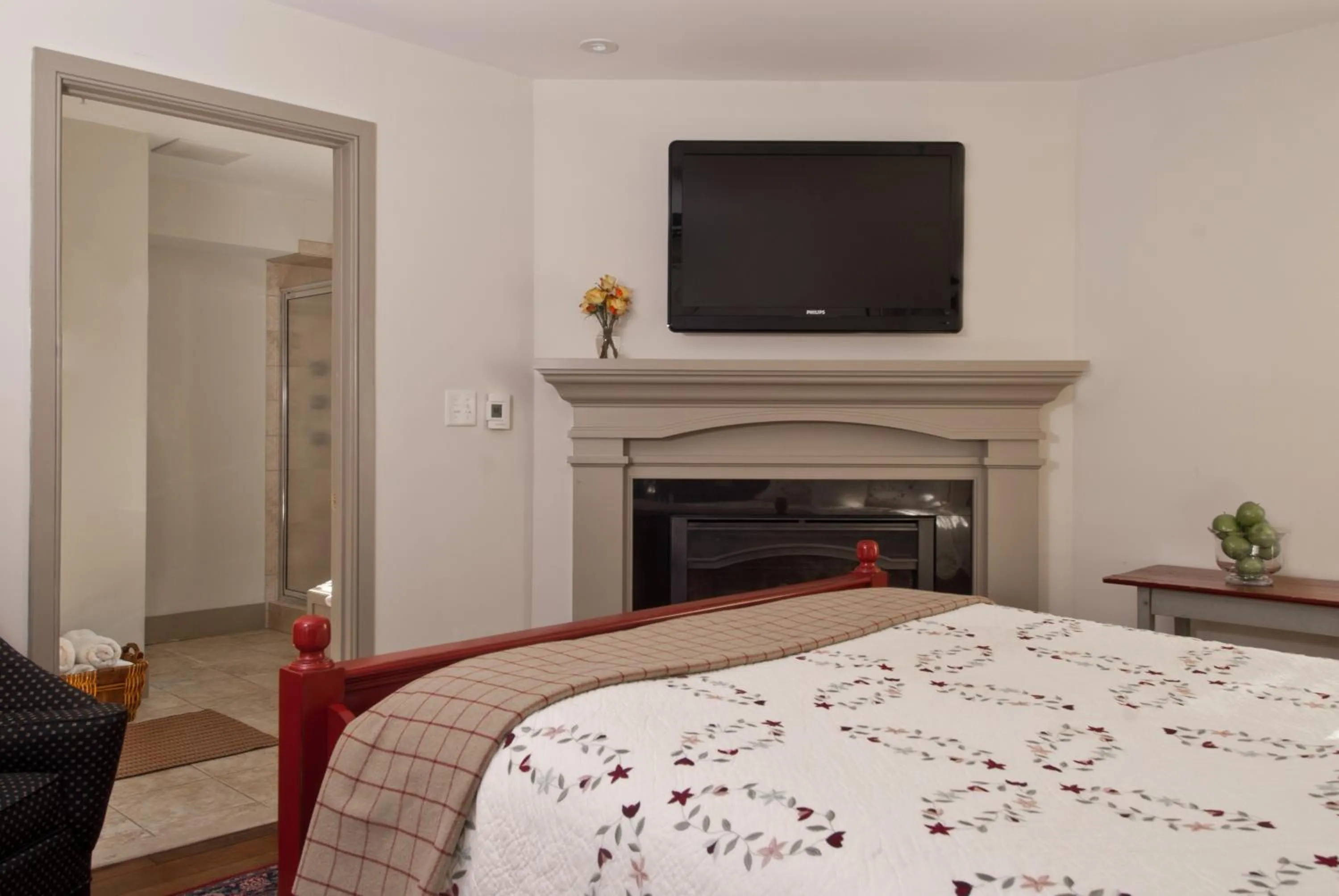 Bedroom, Bed in Wayside Inn Bed and Breakfast