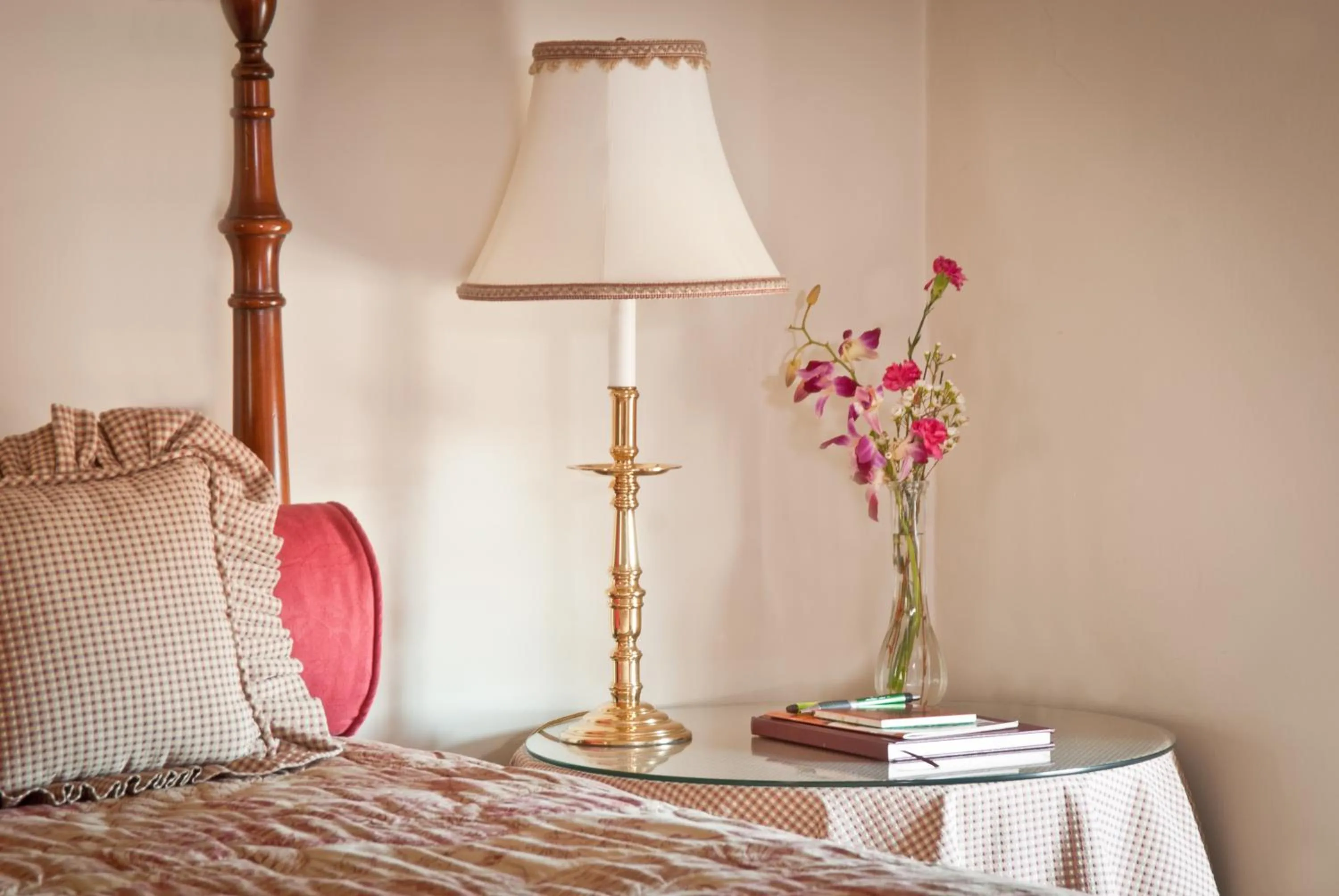 Bedroom, Bed in Wayside Inn Bed and Breakfast