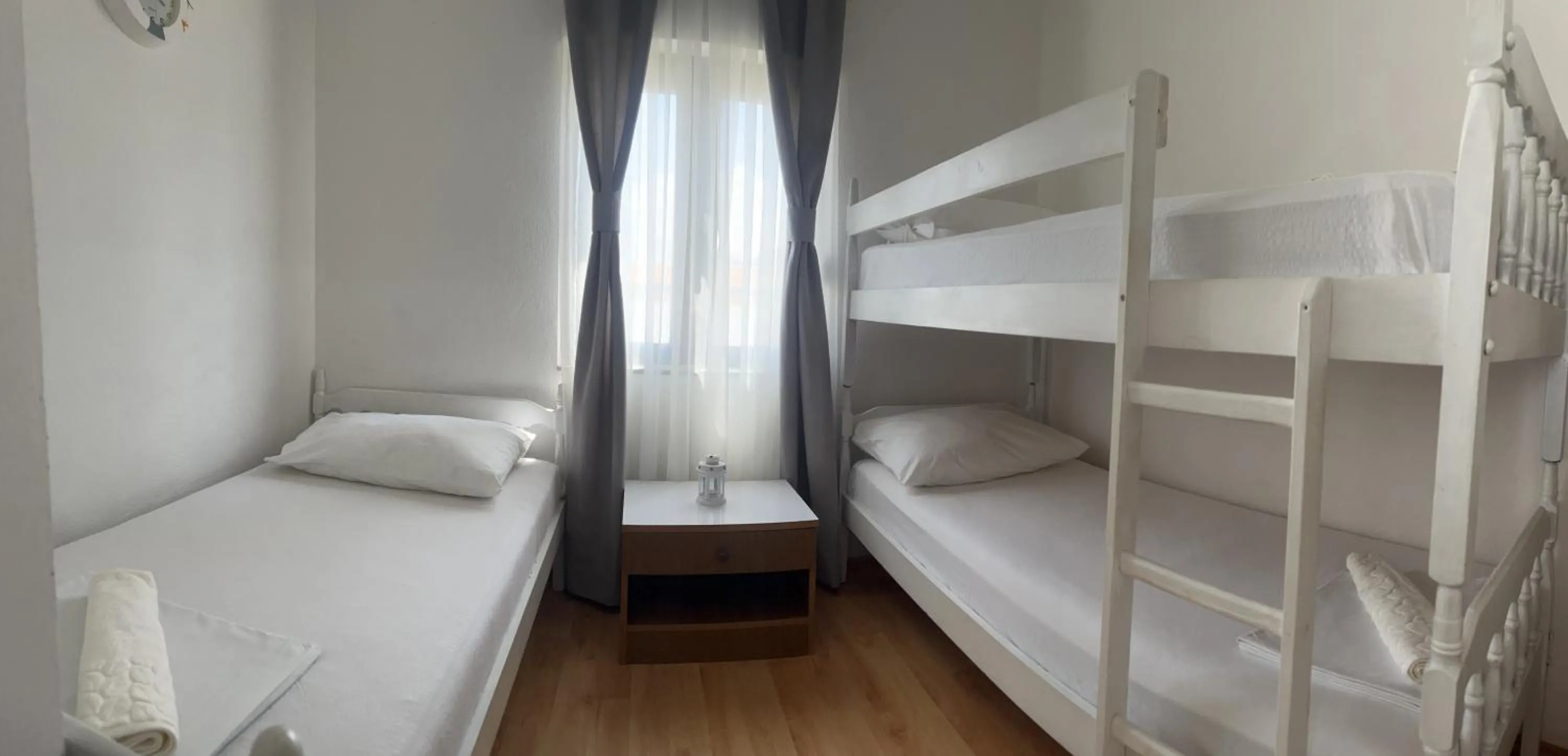 bunk bed, Bed in Apartments Medic