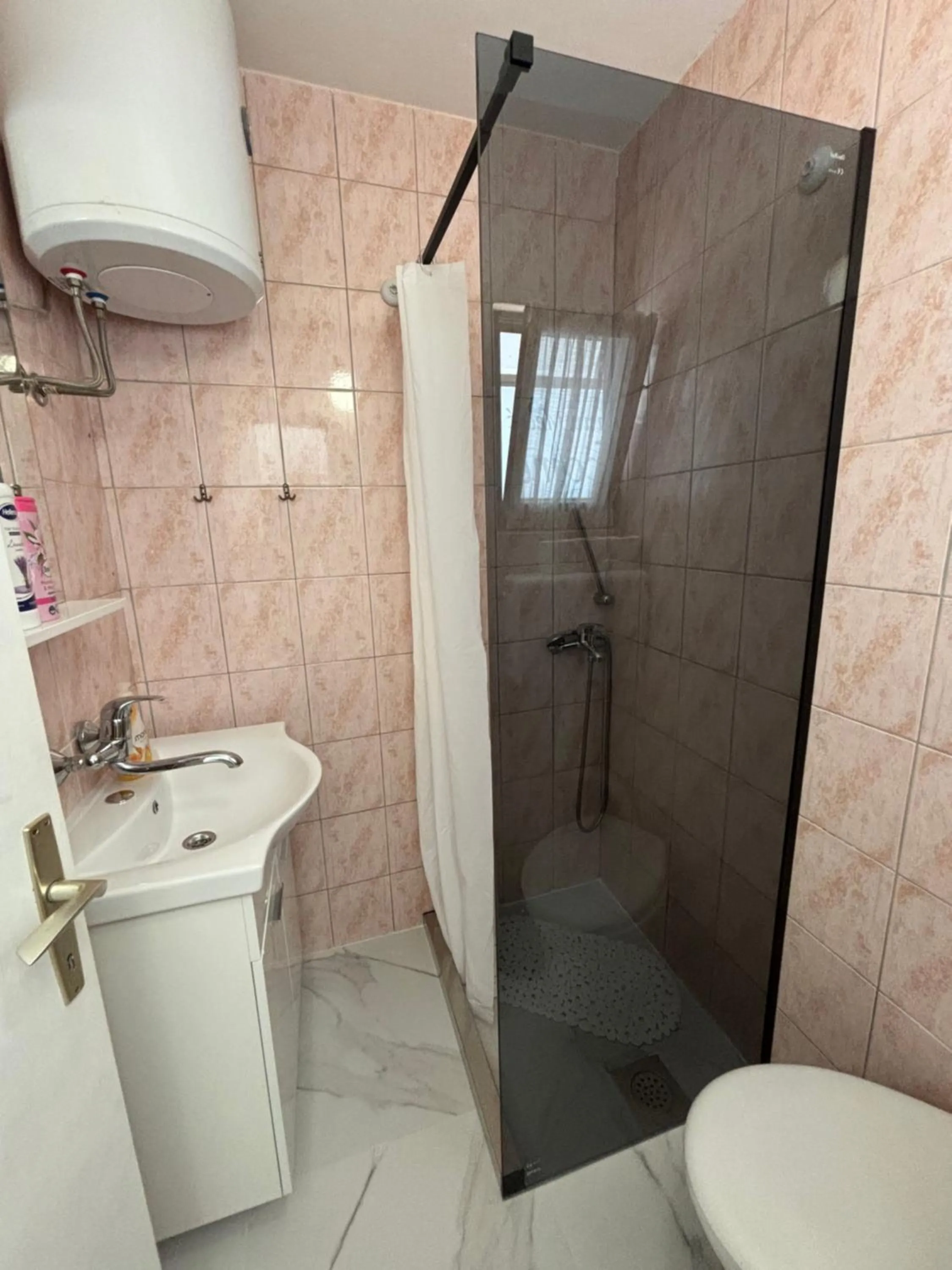 Shower in Apartments Medic