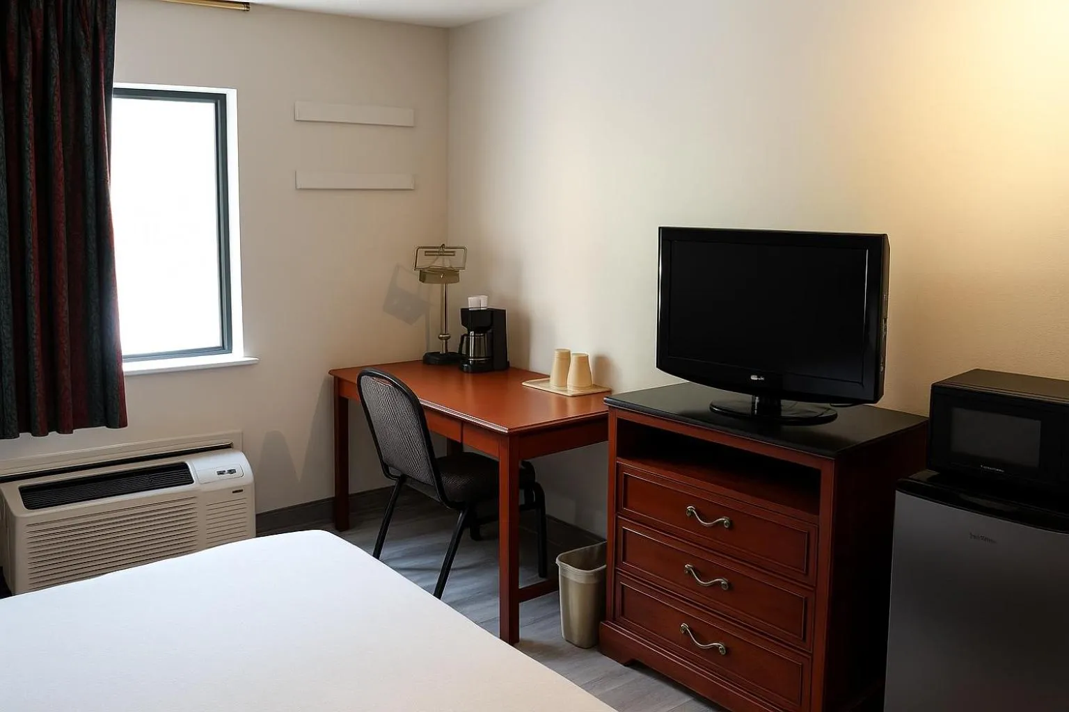 TV and multimedia, Bed in Raceway Inn