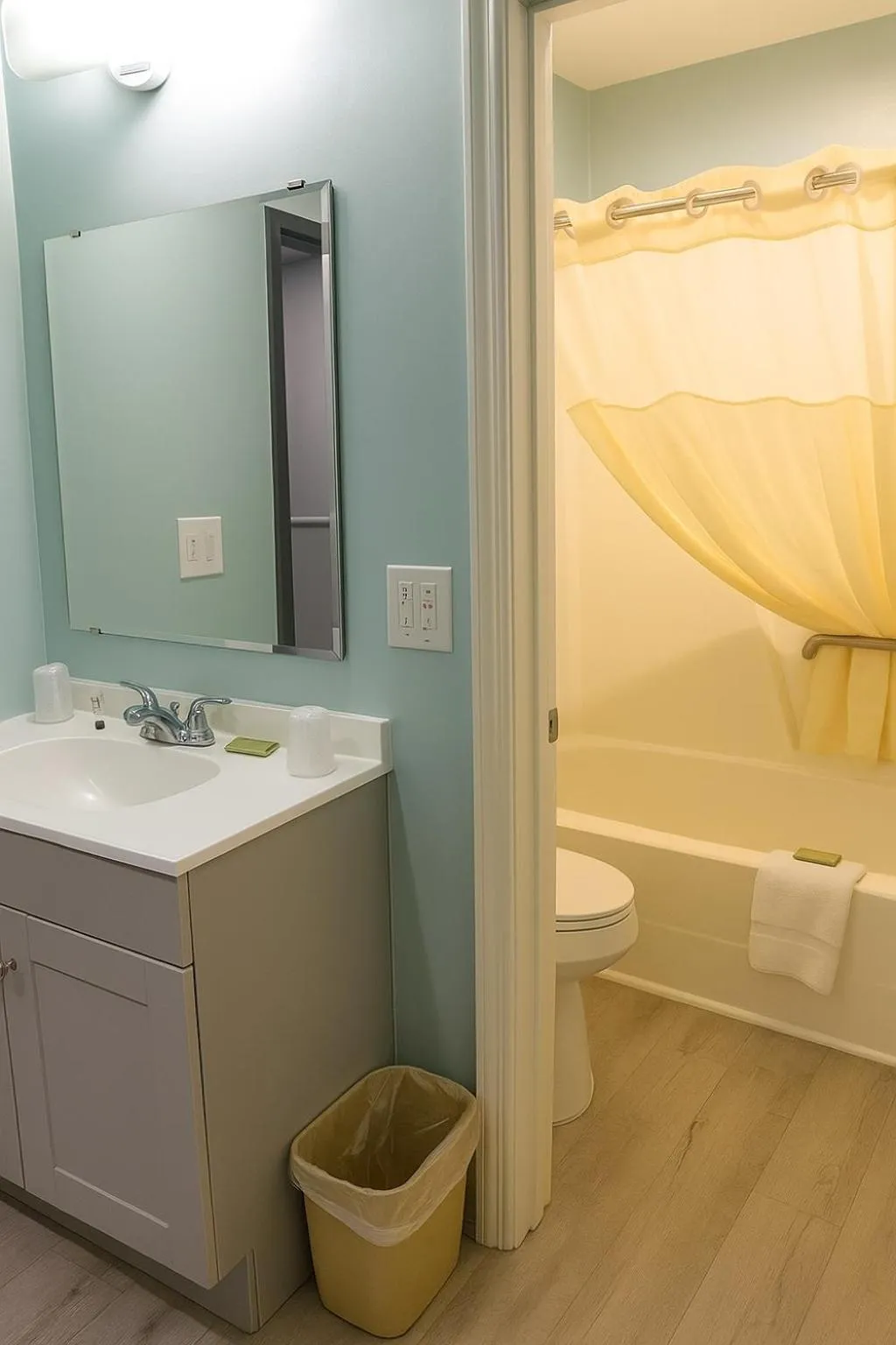 Bathroom in Raceway Inn