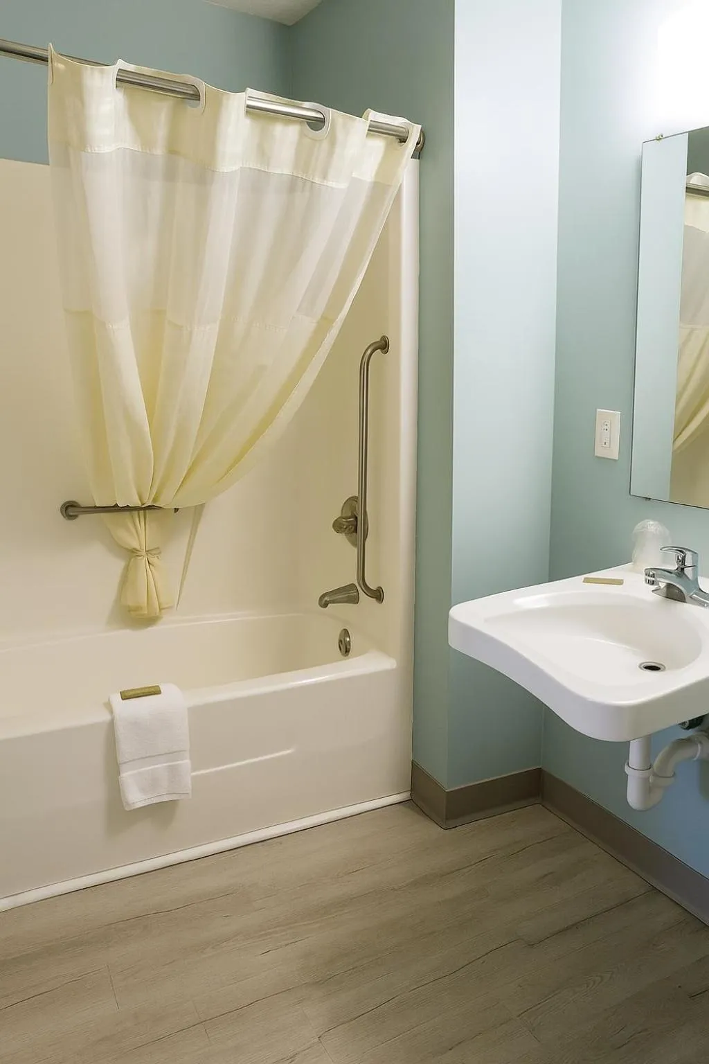 Bathroom in Raceway Inn