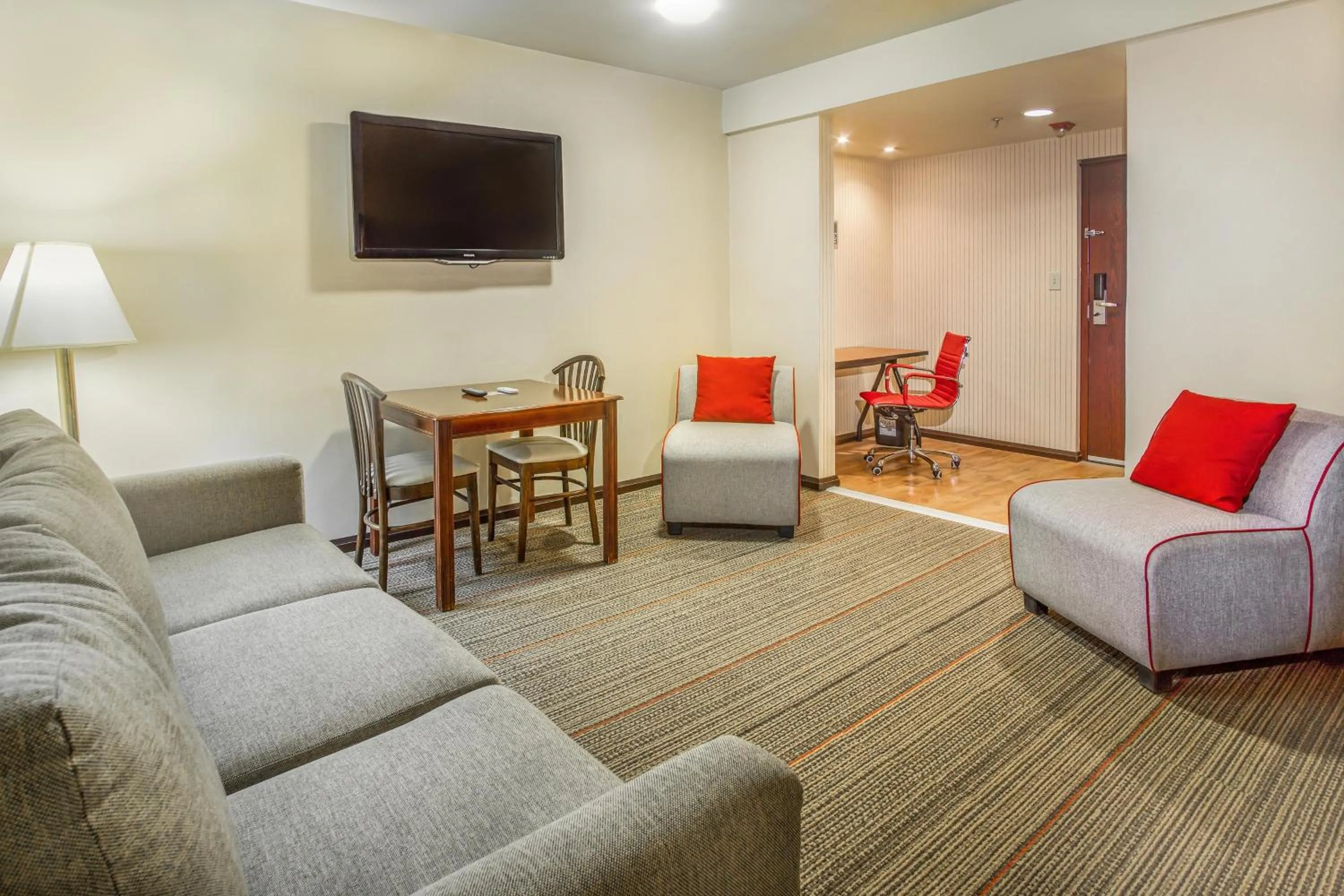 Living room in Four Points by Sheraton Saltillo