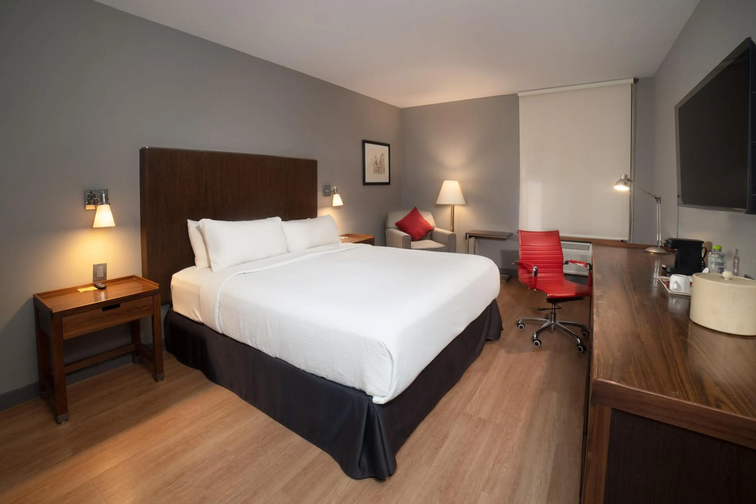 Coffee/tea facilities, Bed in Four Points by Sheraton Saltillo