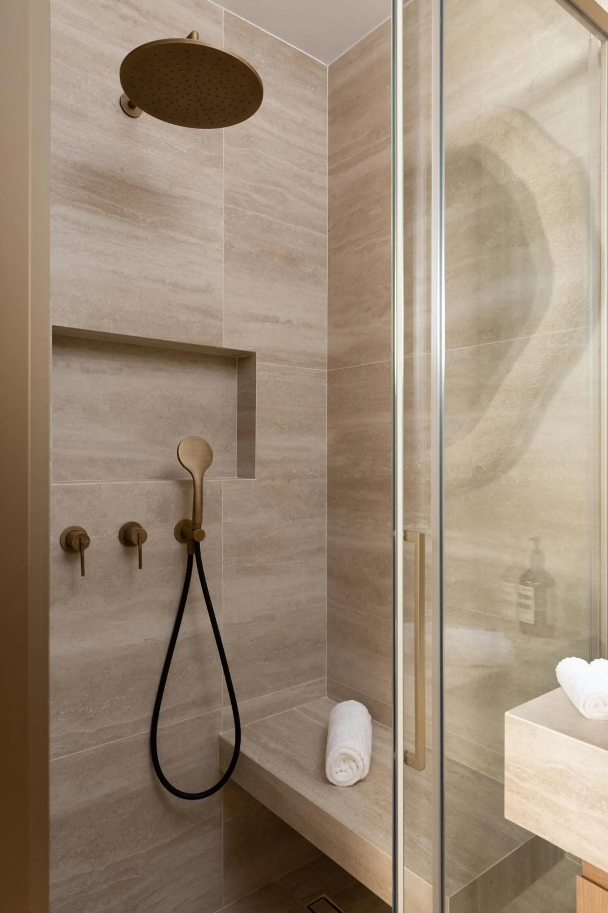 Shower in HIGHSTAY - Luxury Serviced Apartments - Bourse