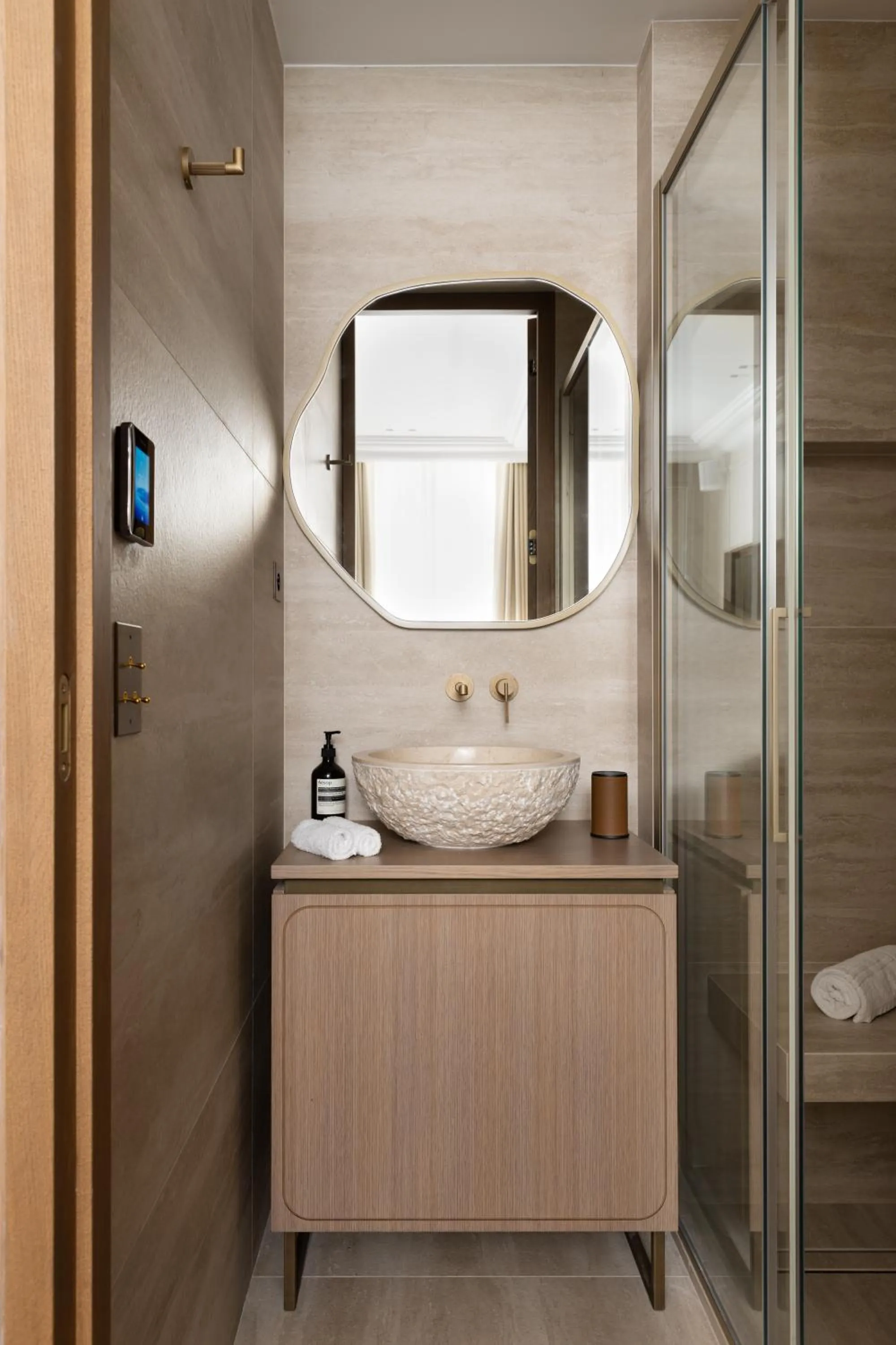 Shower in HIGHSTAY - Luxury Serviced Apartments - Bourse