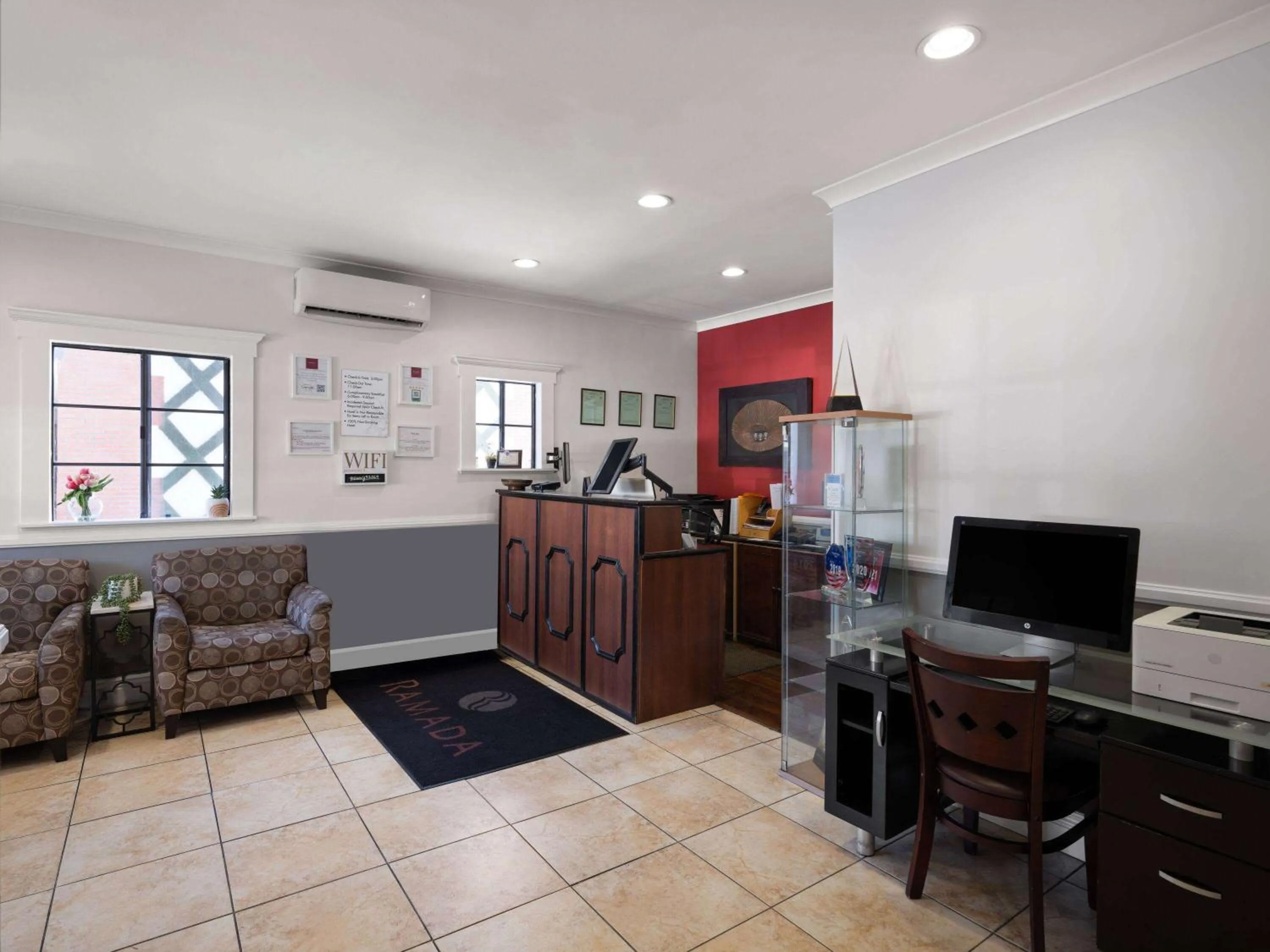 Lobby or reception in Ramada by Wyndham San Diego Poway Miramar