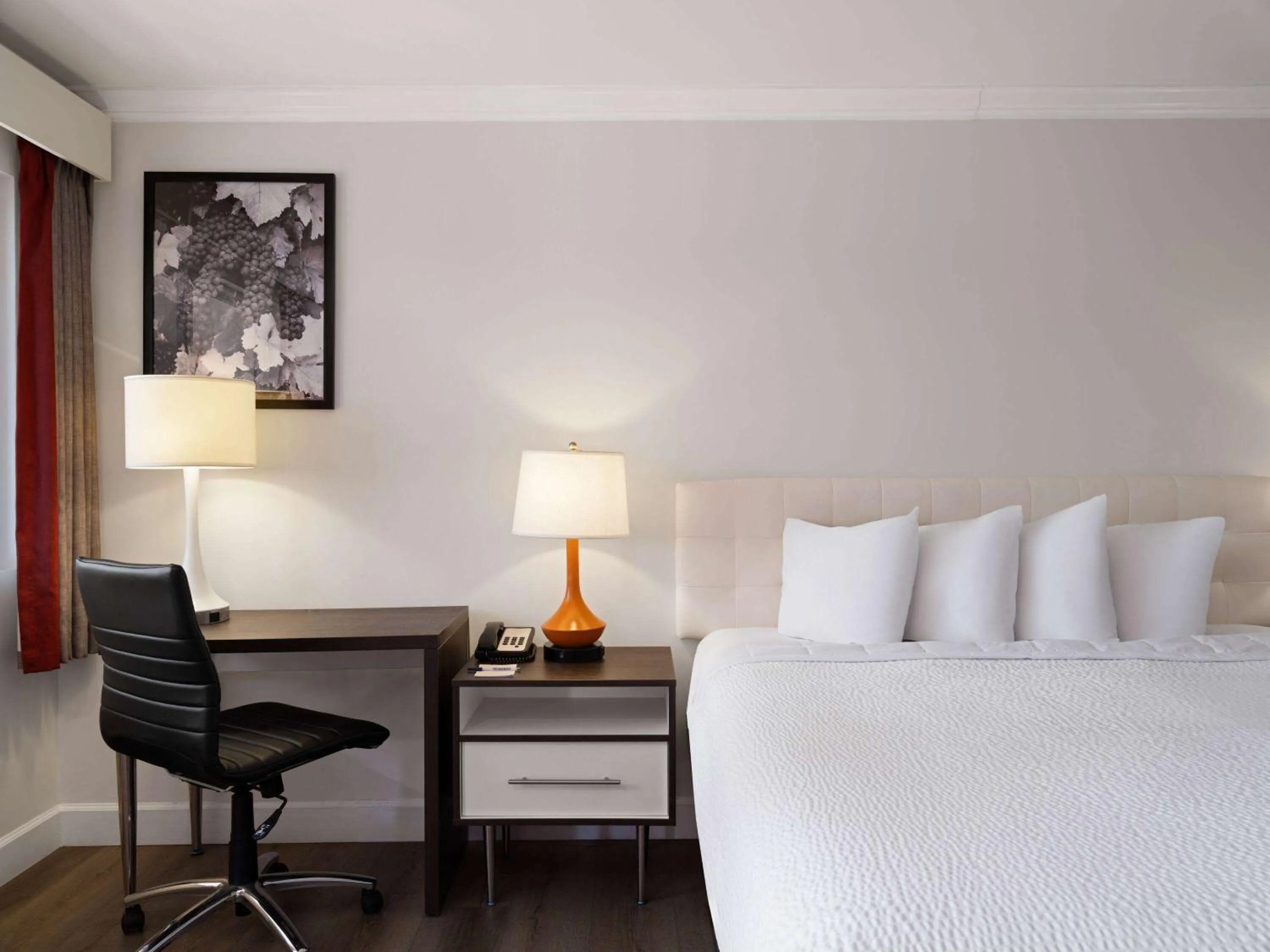 Bed in Ramada by Wyndham San Diego Poway Miramar