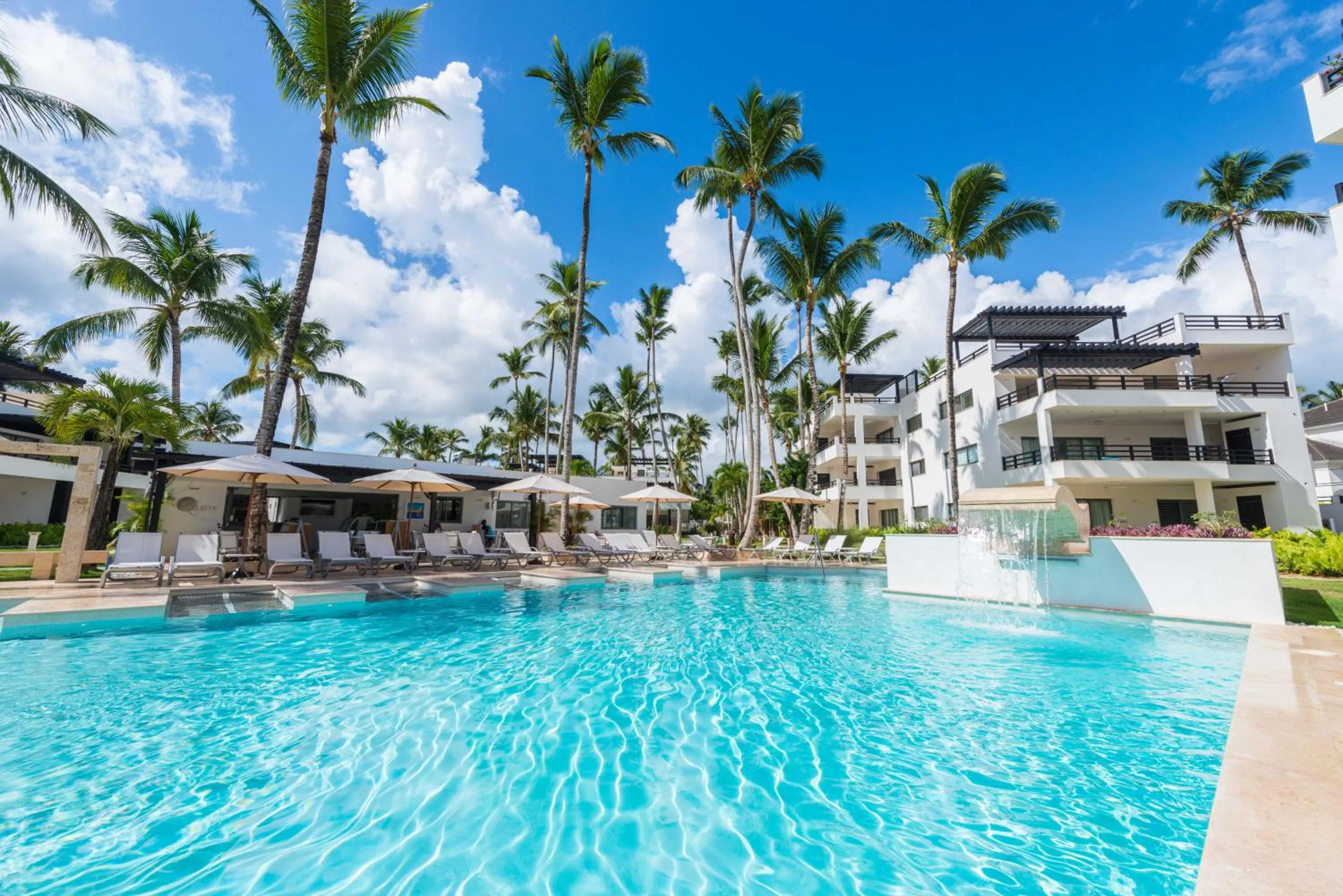 Swimming pool in Aligio Apart-hotel & Spa - Las Terrenas