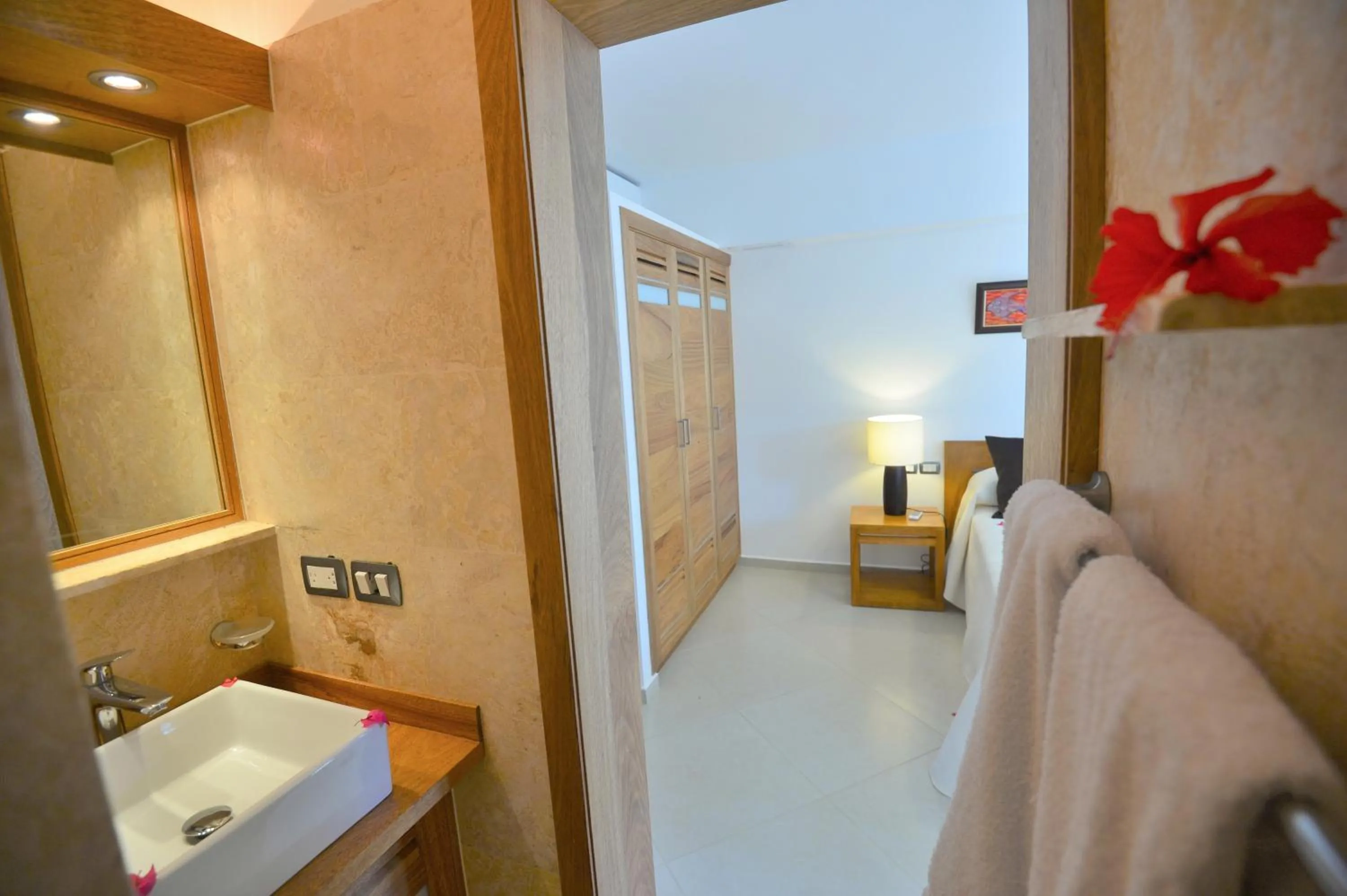 Bathroom, Bed in Aligio Apart-hotel & Spa - Las Terrenas