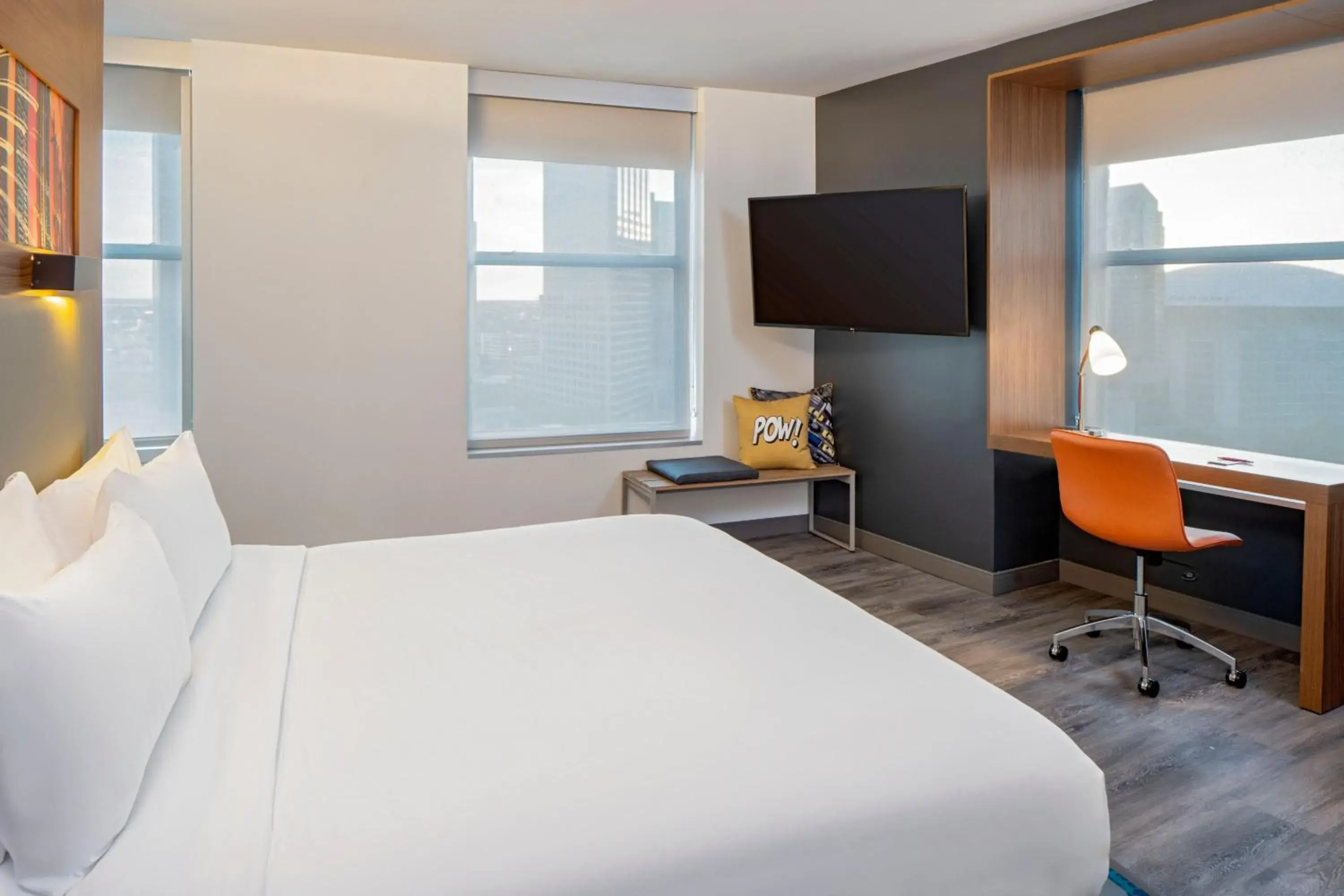 Guest room, 1 King, City view, Corner room in Aloft New Orleans Downtown Guest room, 1 King, City view, Corner room in Aloft New Orleans Downtown