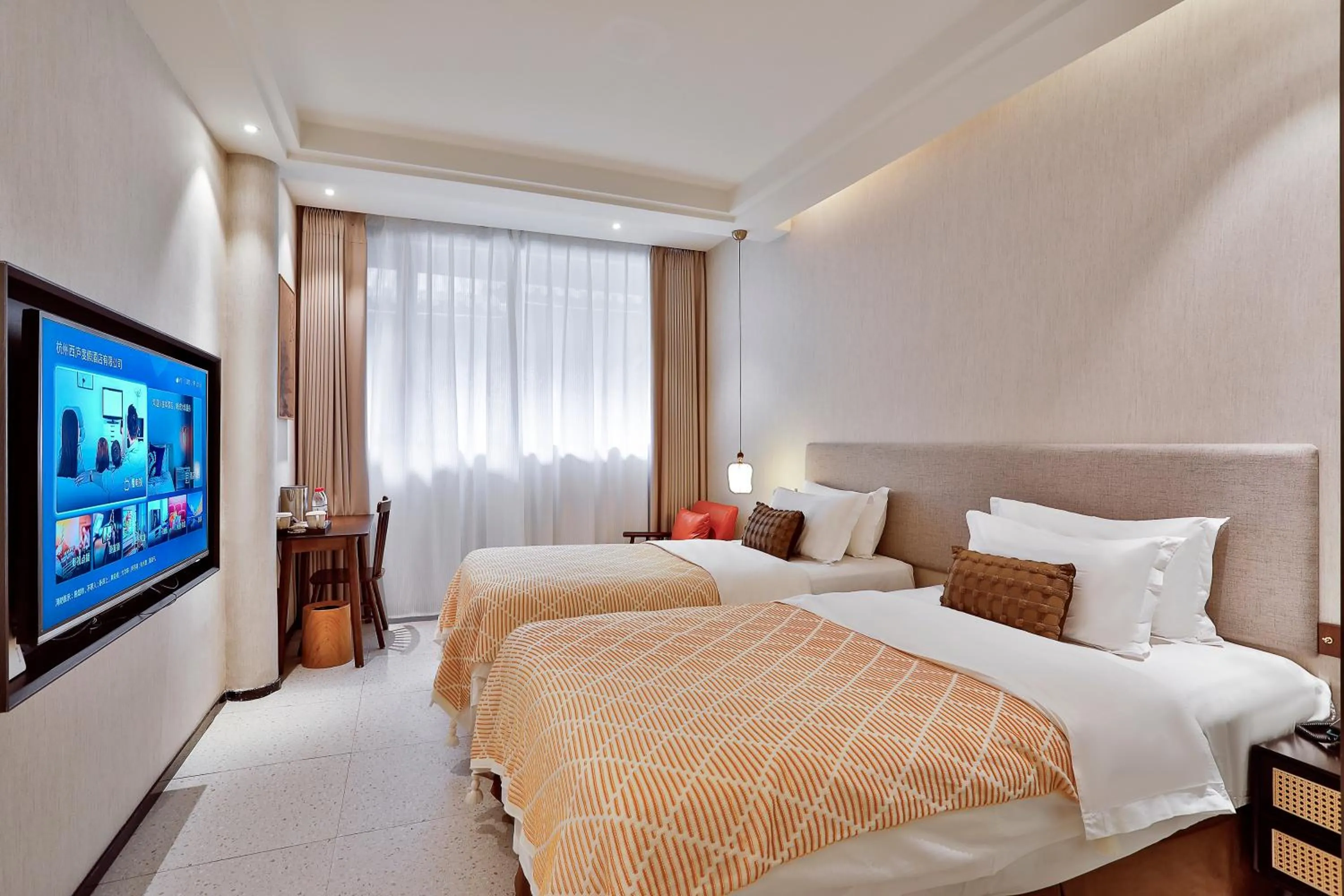 Bed in Yurong West Lake Cottage Resort Hotel Hangzhou