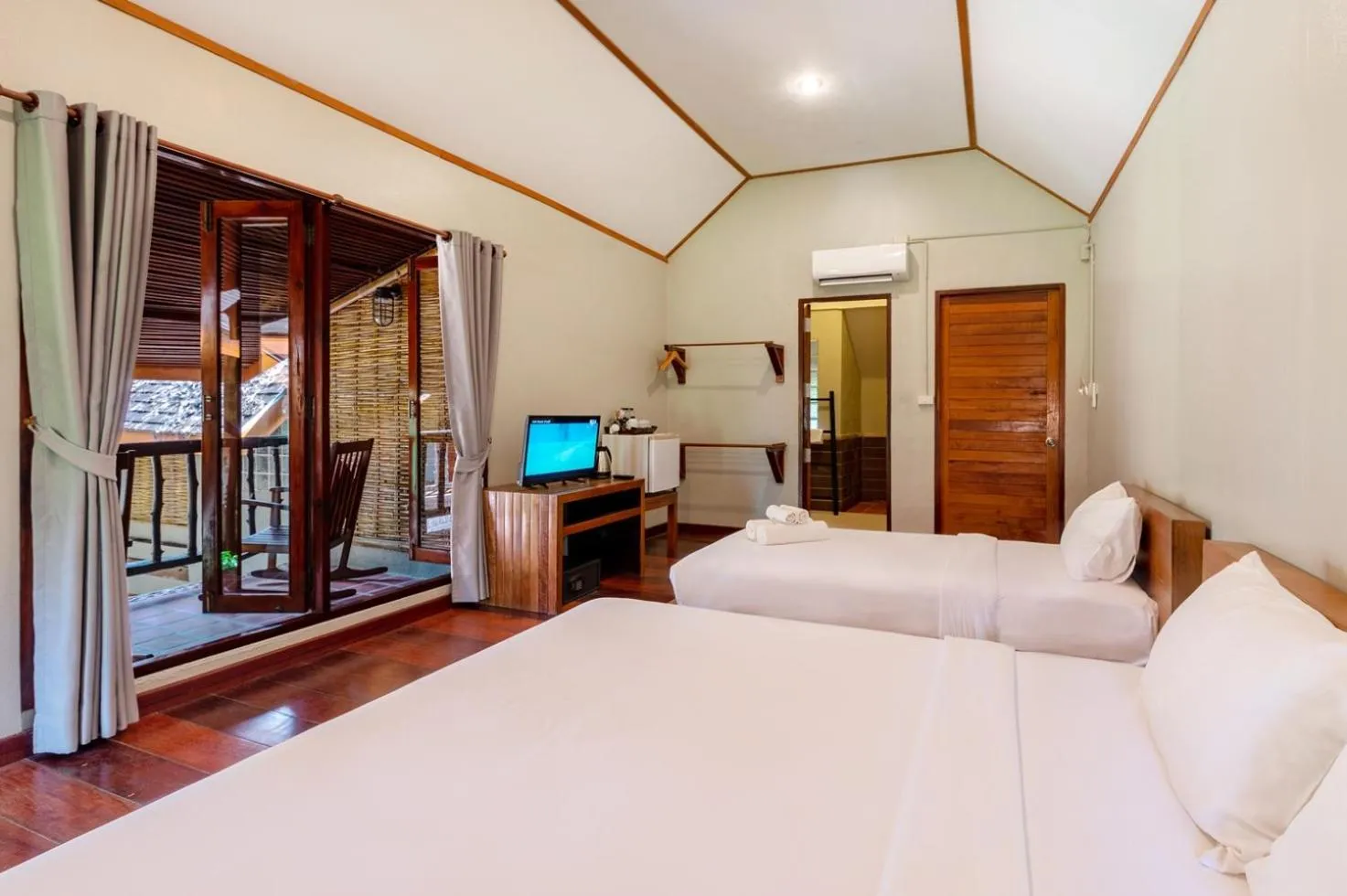 Bed in Peter Pan Resort @ Koh Kood