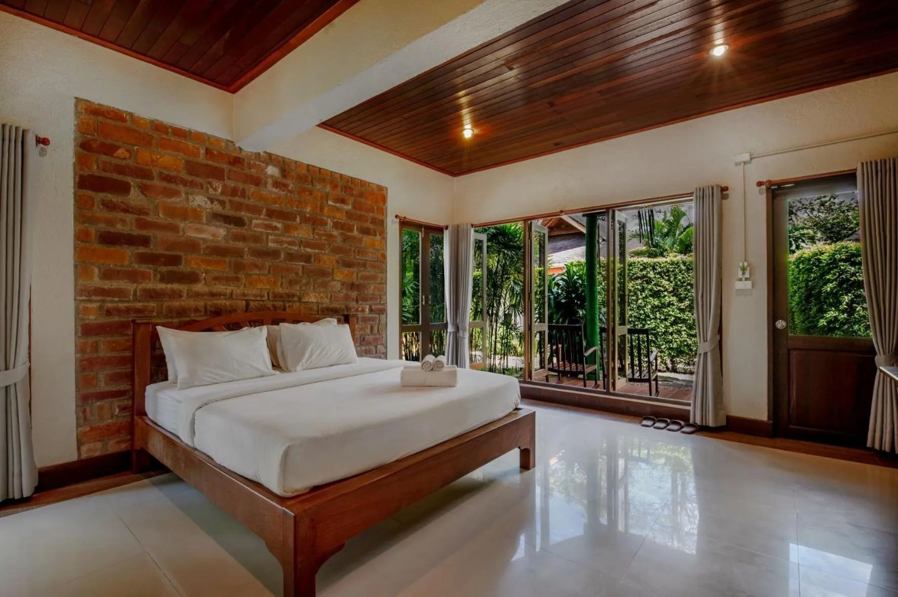 Bed in Peter Pan Resort @ Koh Kood