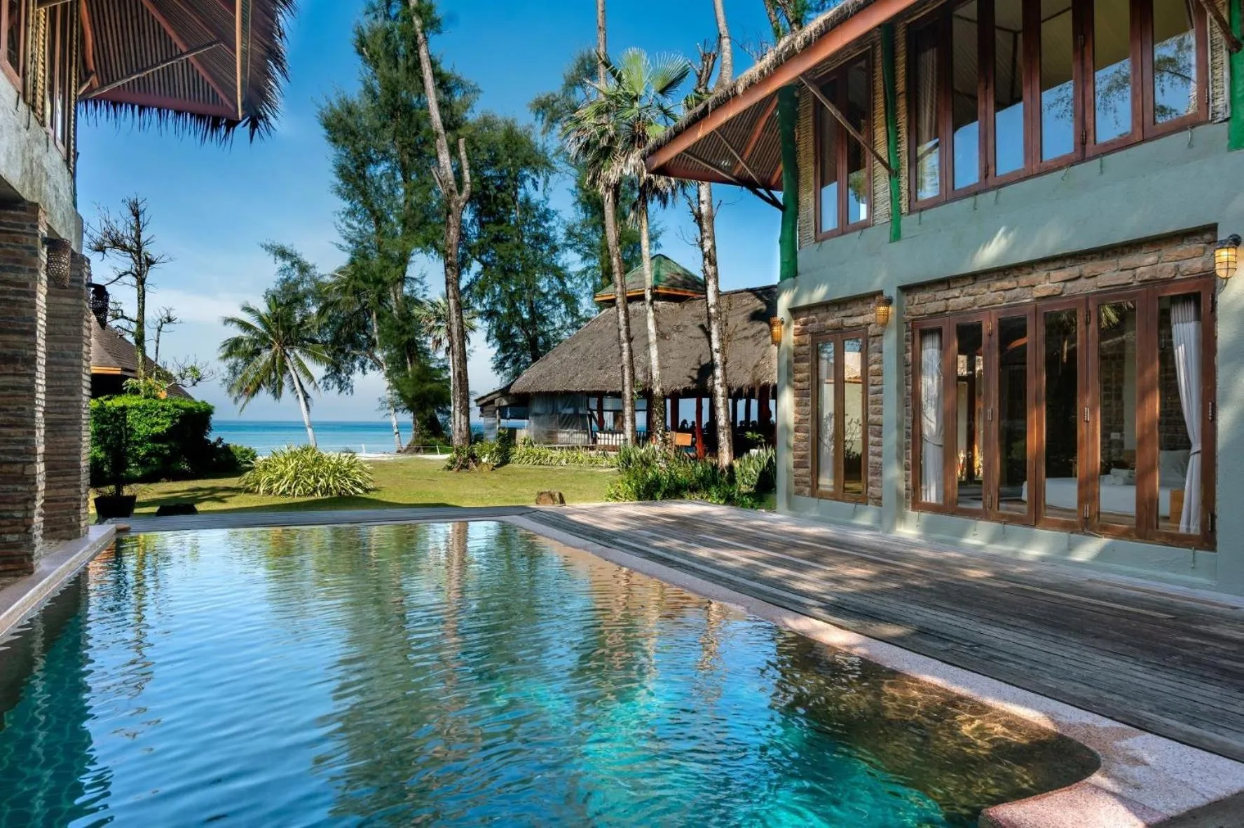 Garden view in Peter Pan Resort @ Koh Kood