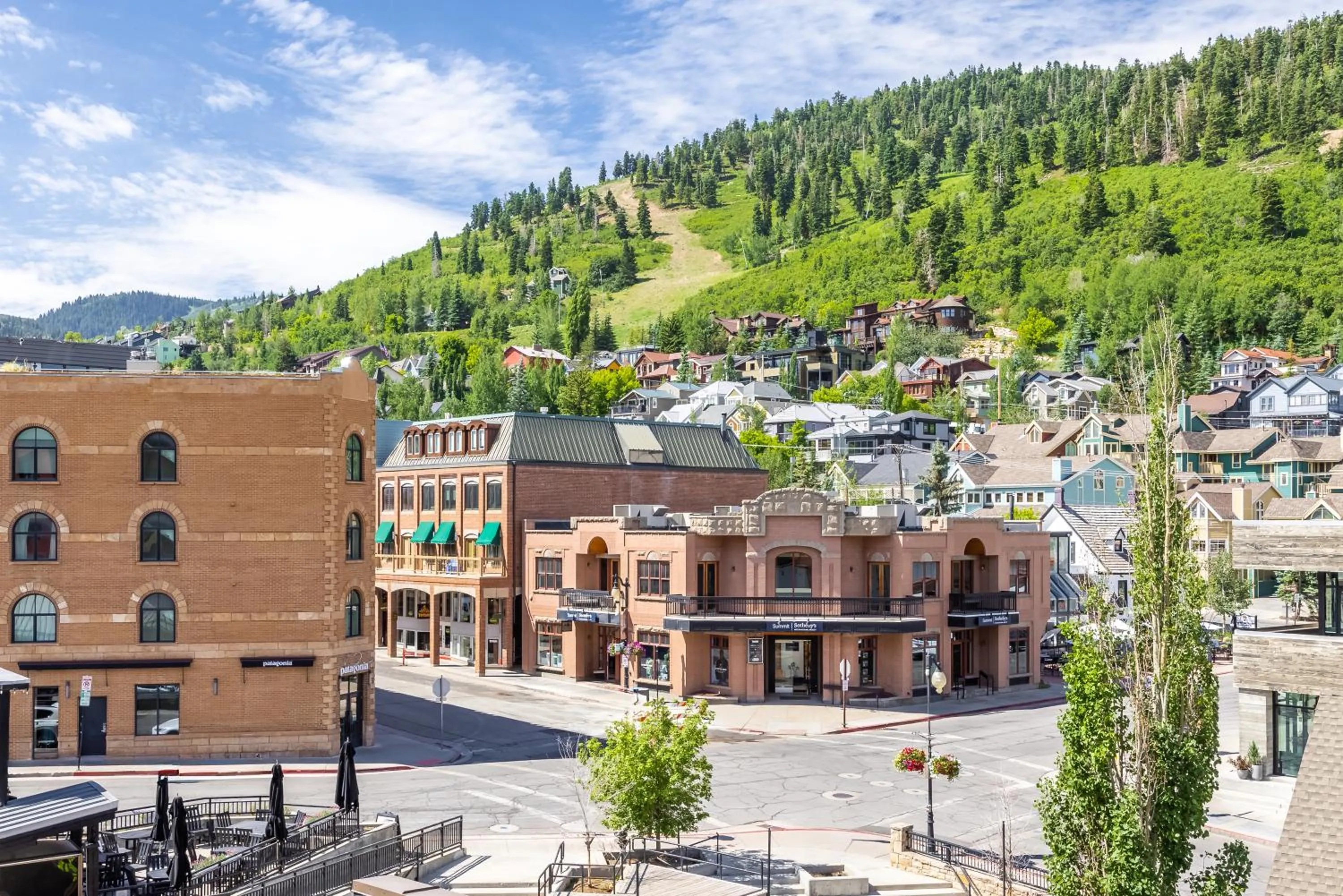 City view in Main & SKY by EXMAR