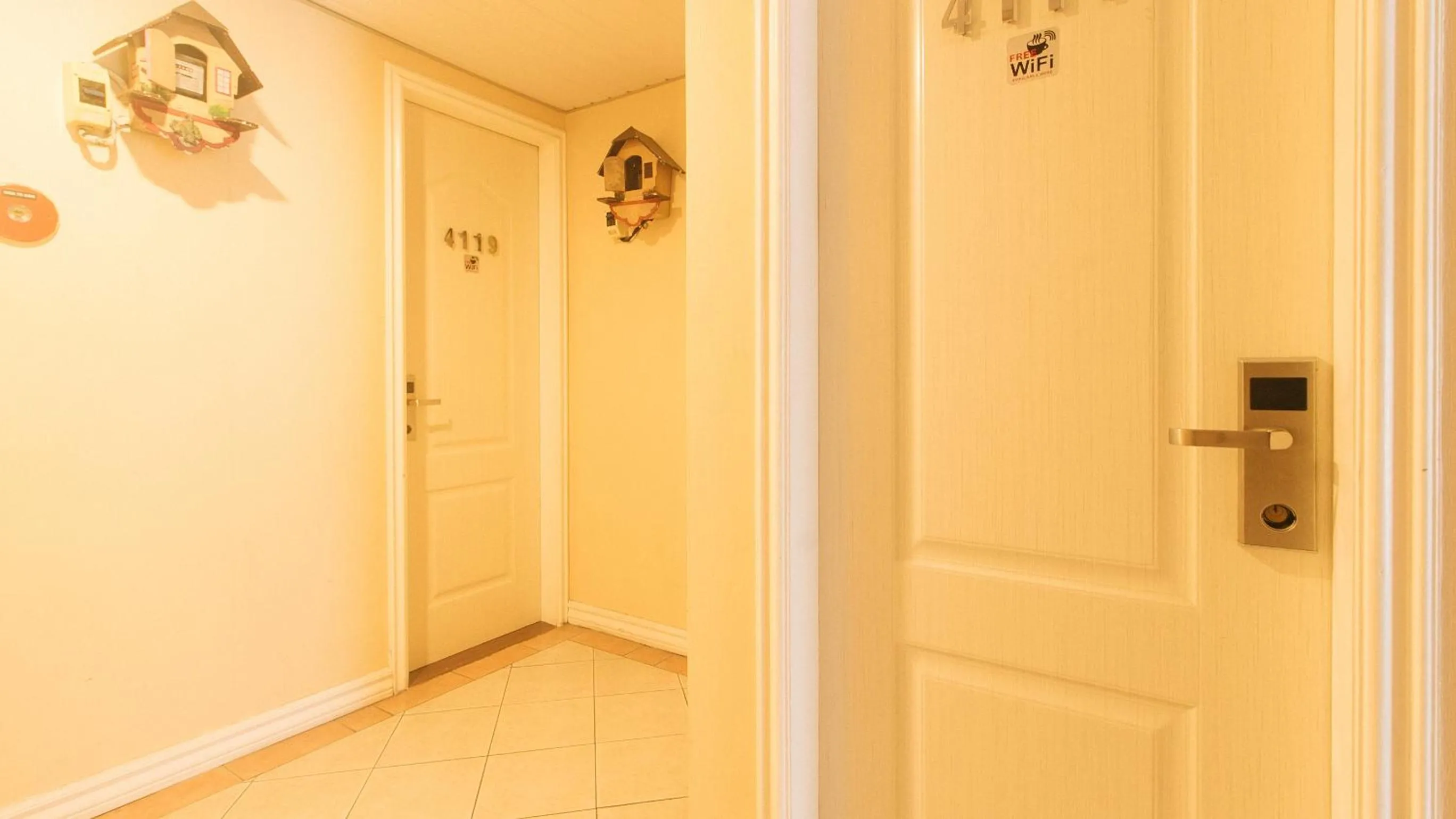 Area and facilities in RedDoorz at Emperor Manila Boutique Hotel