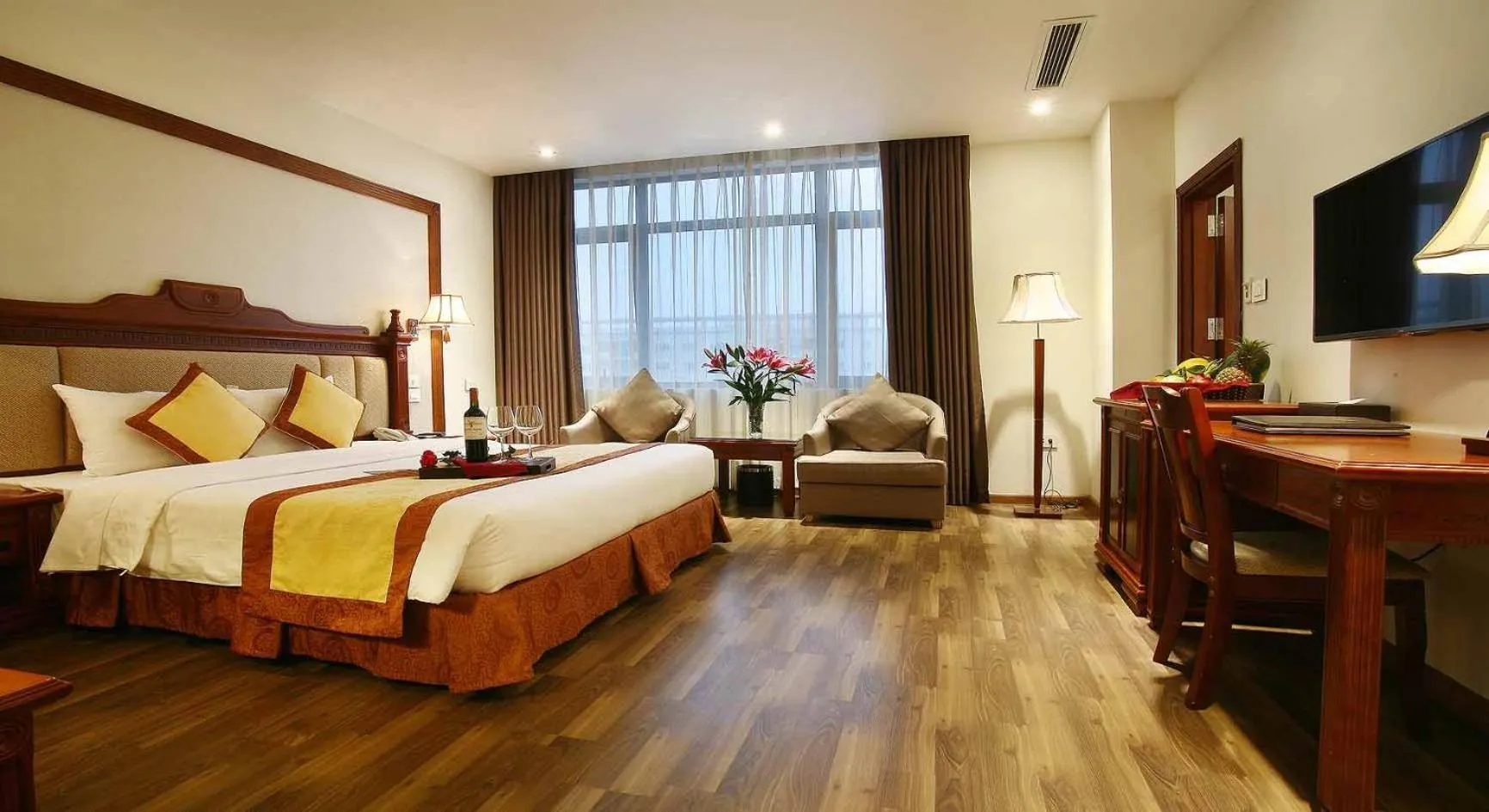 Photo of the whole room, Bed in Western Hanoi Hotel