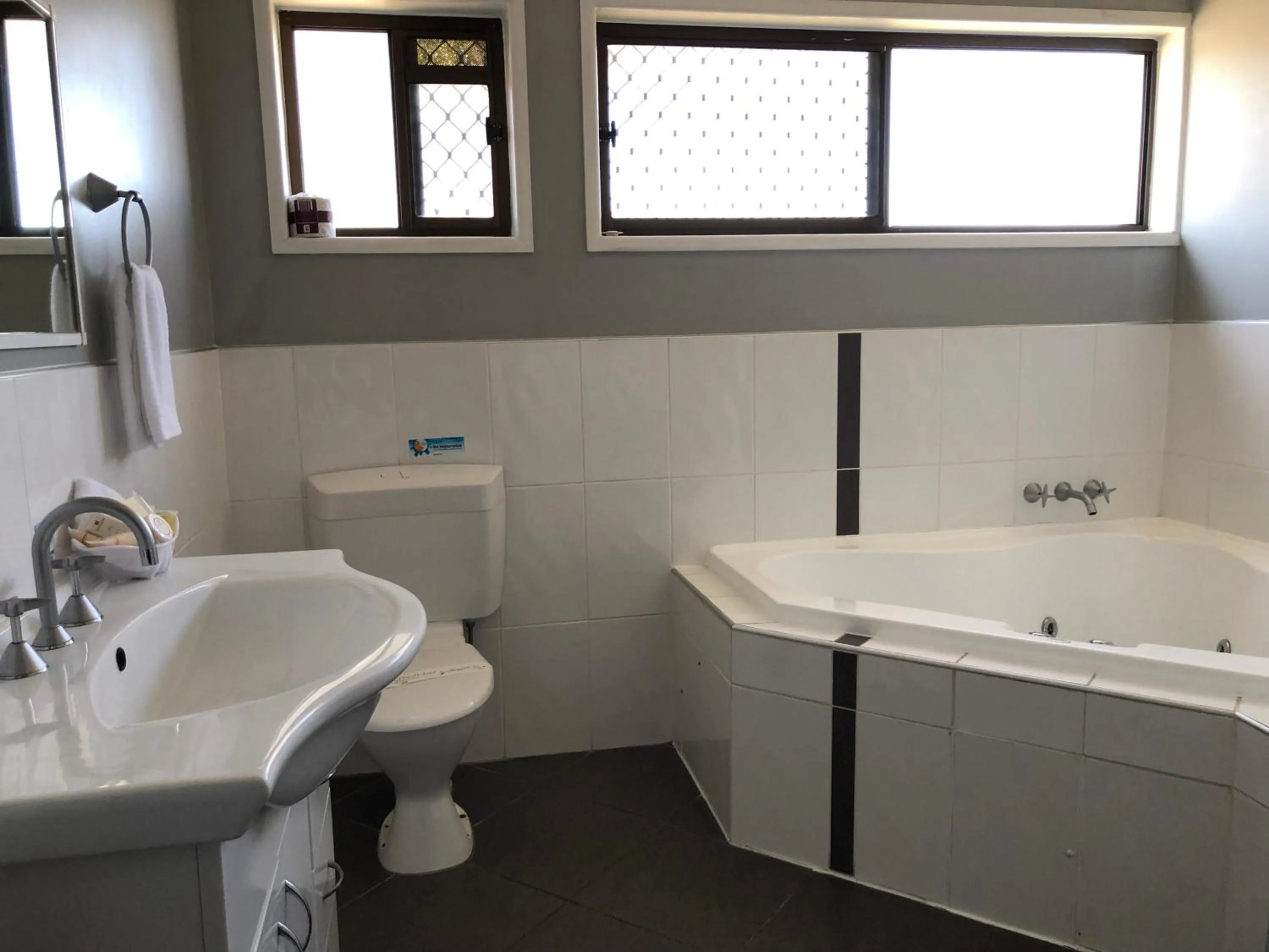 Bathroom in Jackie Howe Motel