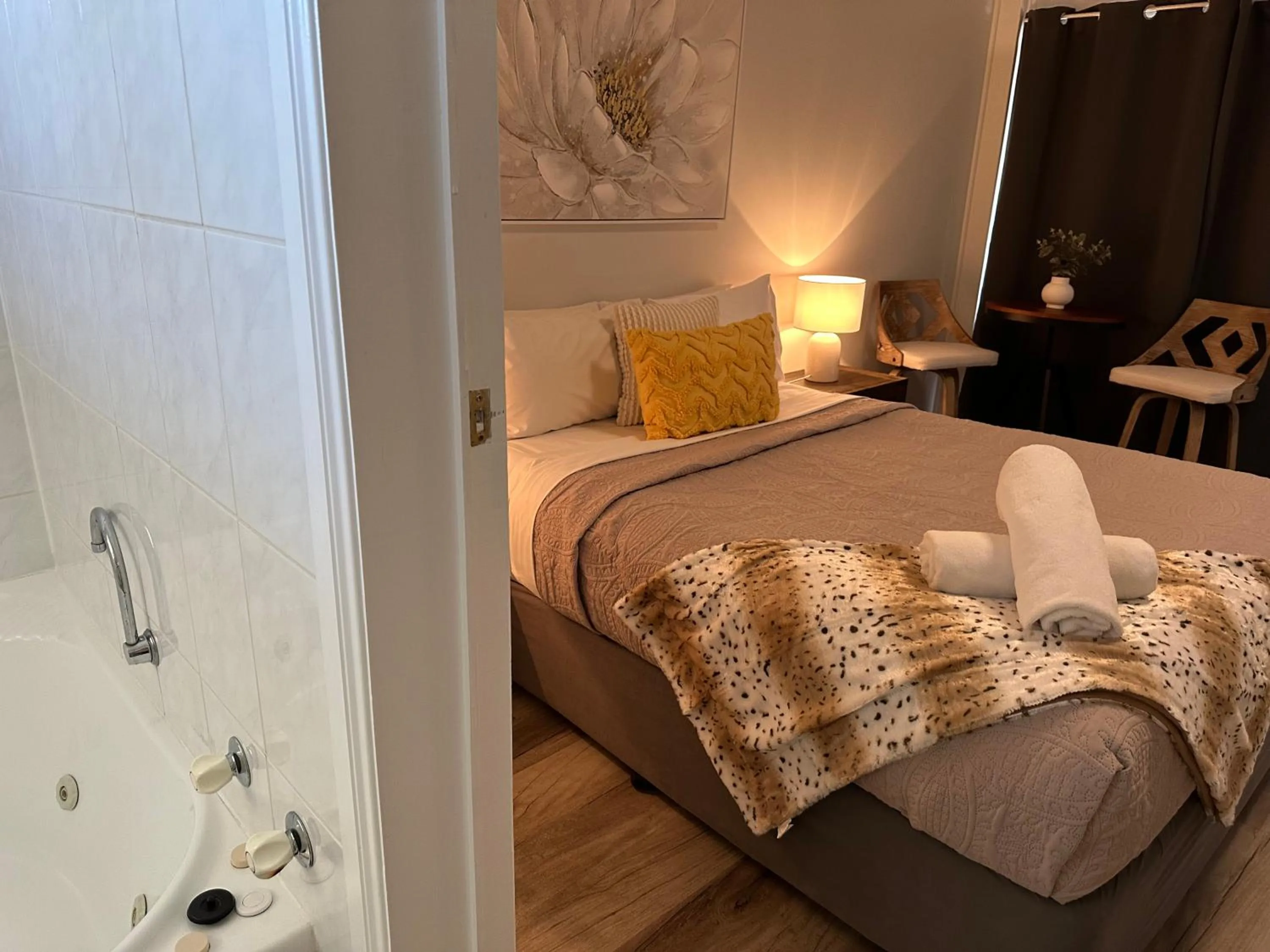 Bed in Jackie Howe Motel