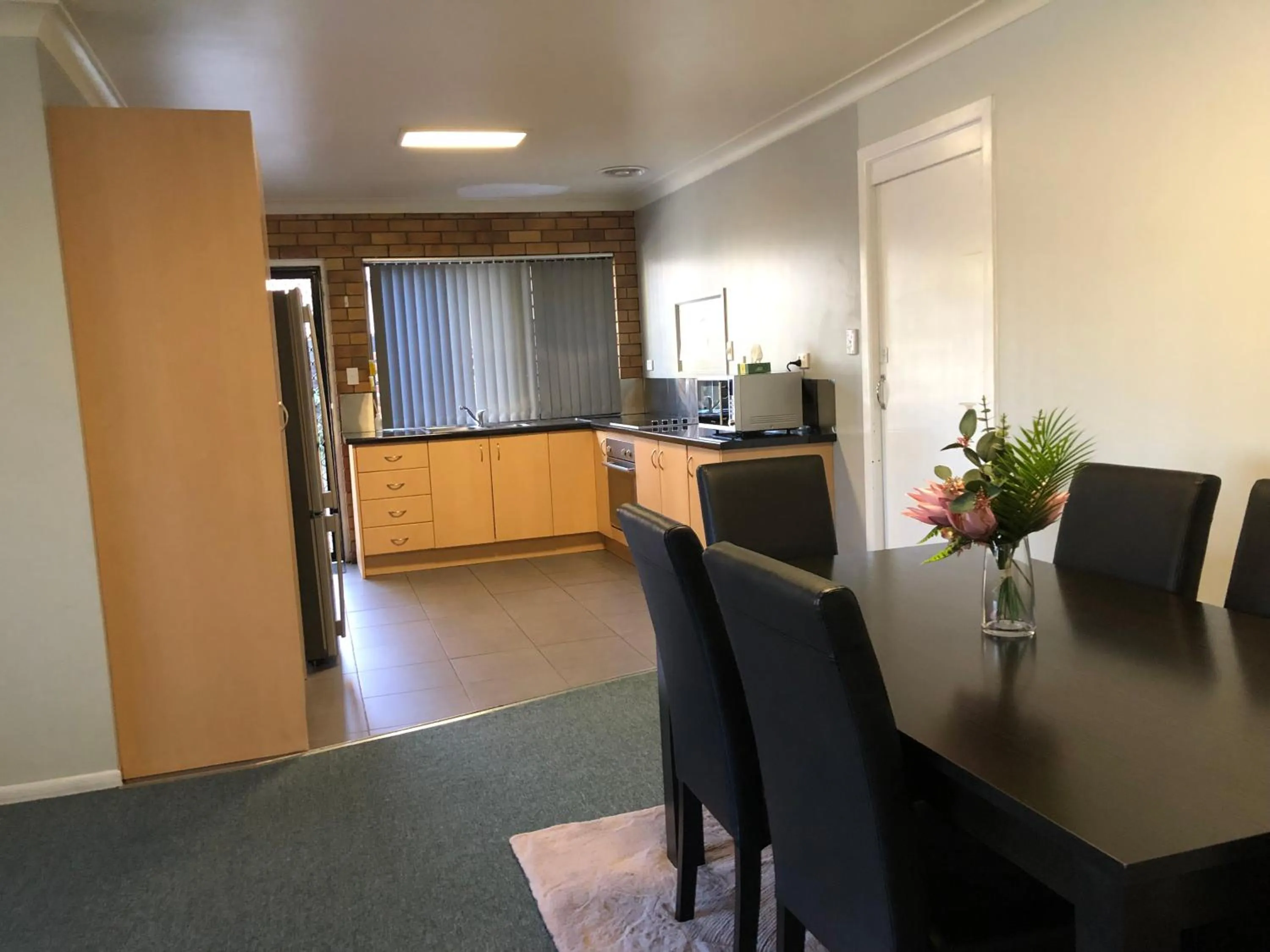 Kitchen or kitchenette in Jackie Howe Motel