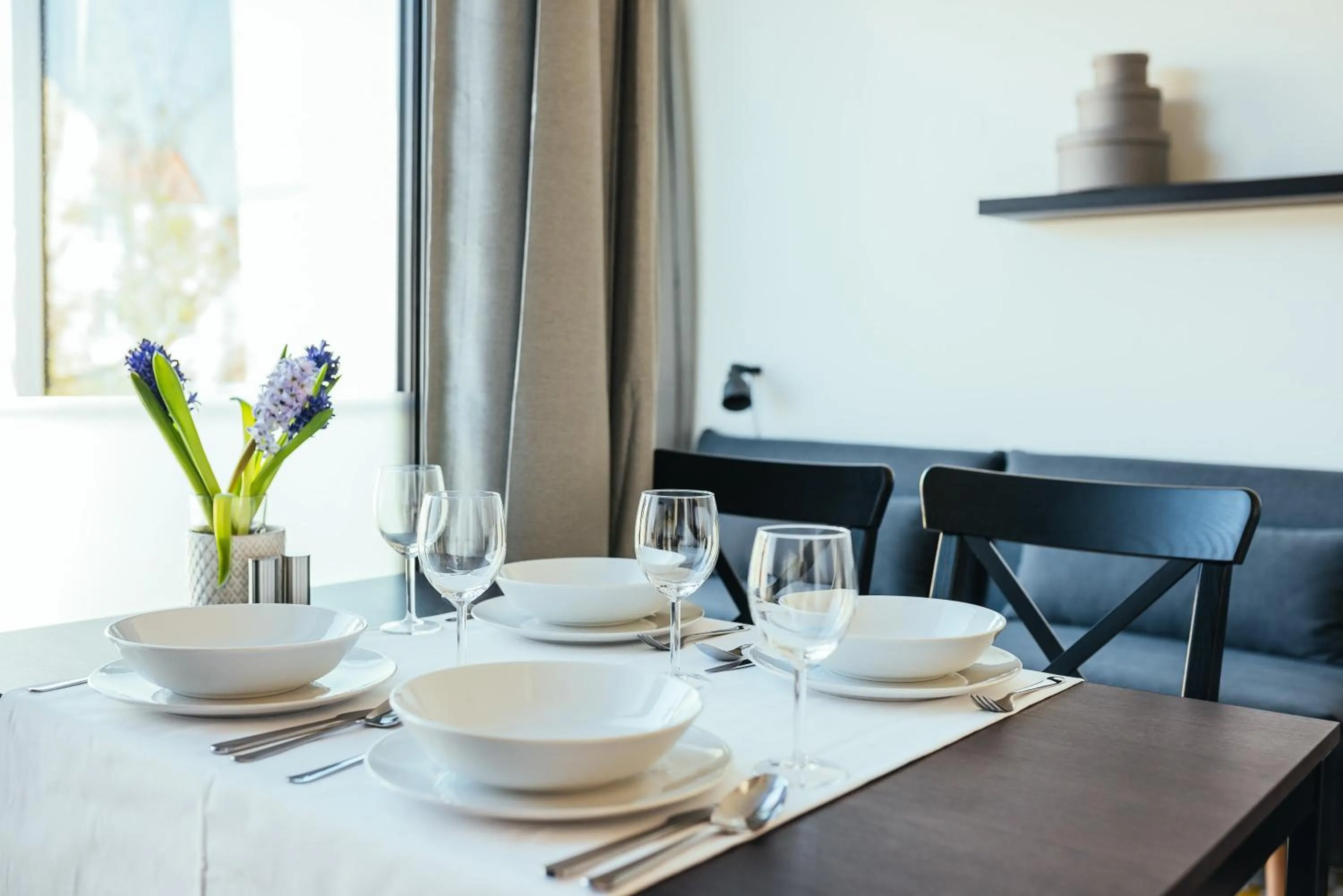 Restaurant/places to eat in The Rix Studios & Suites